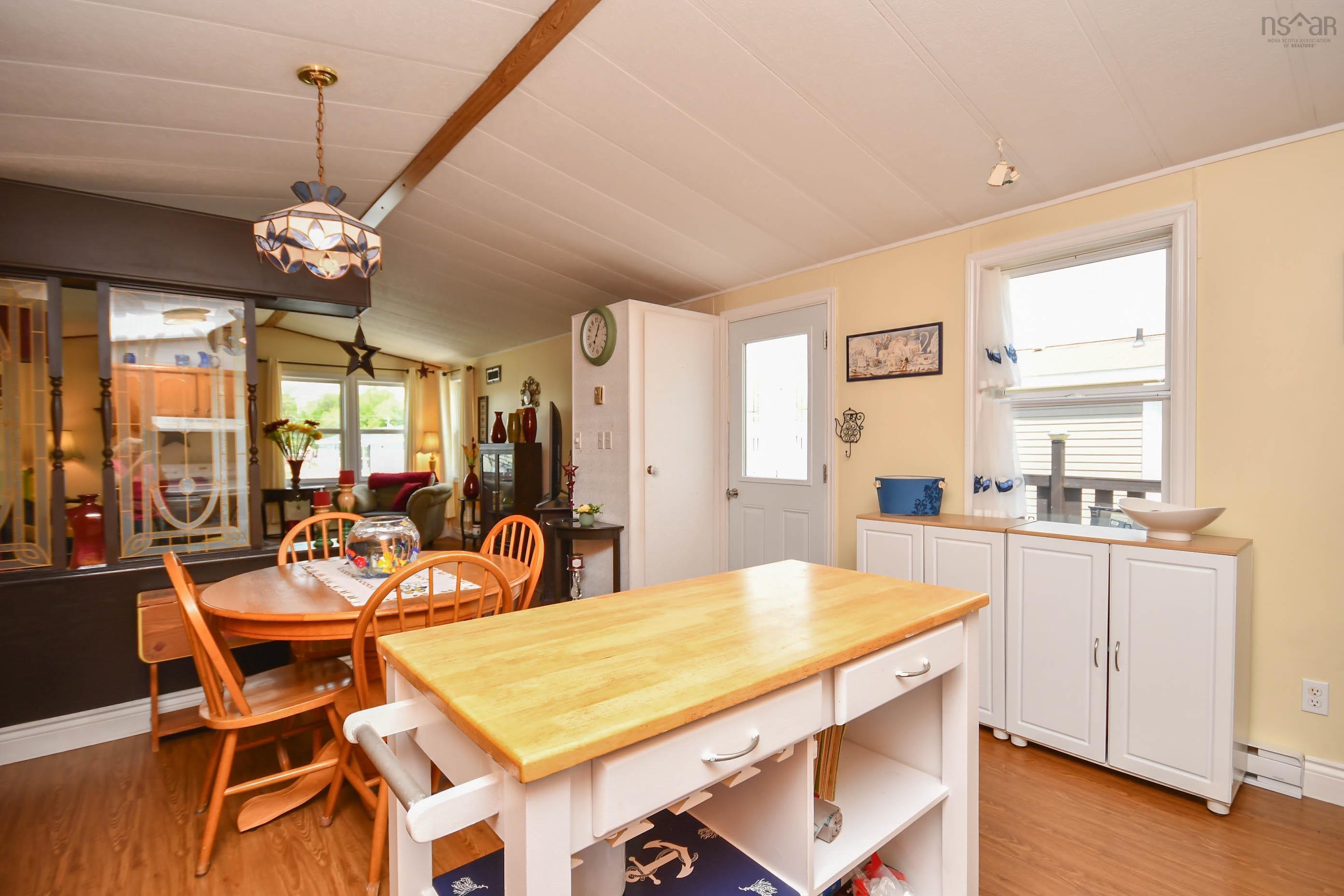 1526 Woodbine Drive, Beaver Bank, NS (MLS 202615045)