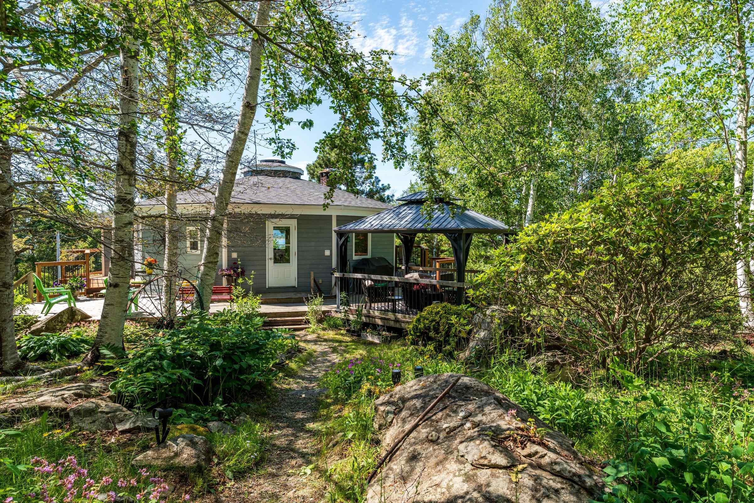 $385,000.00: 894 Highway 1, Smiths Cove