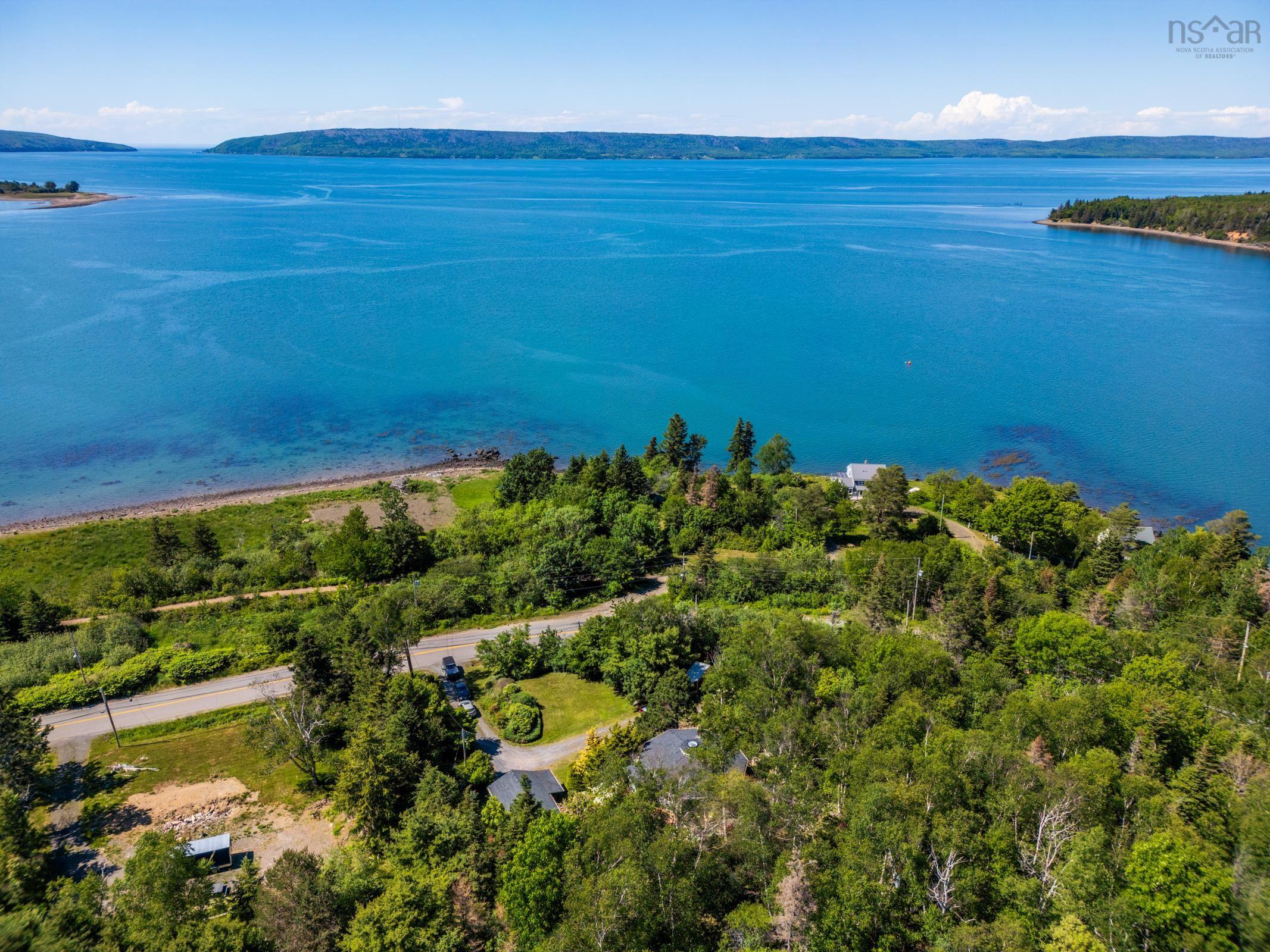 $385,000.00: 894 Highway 1, Smiths Cove