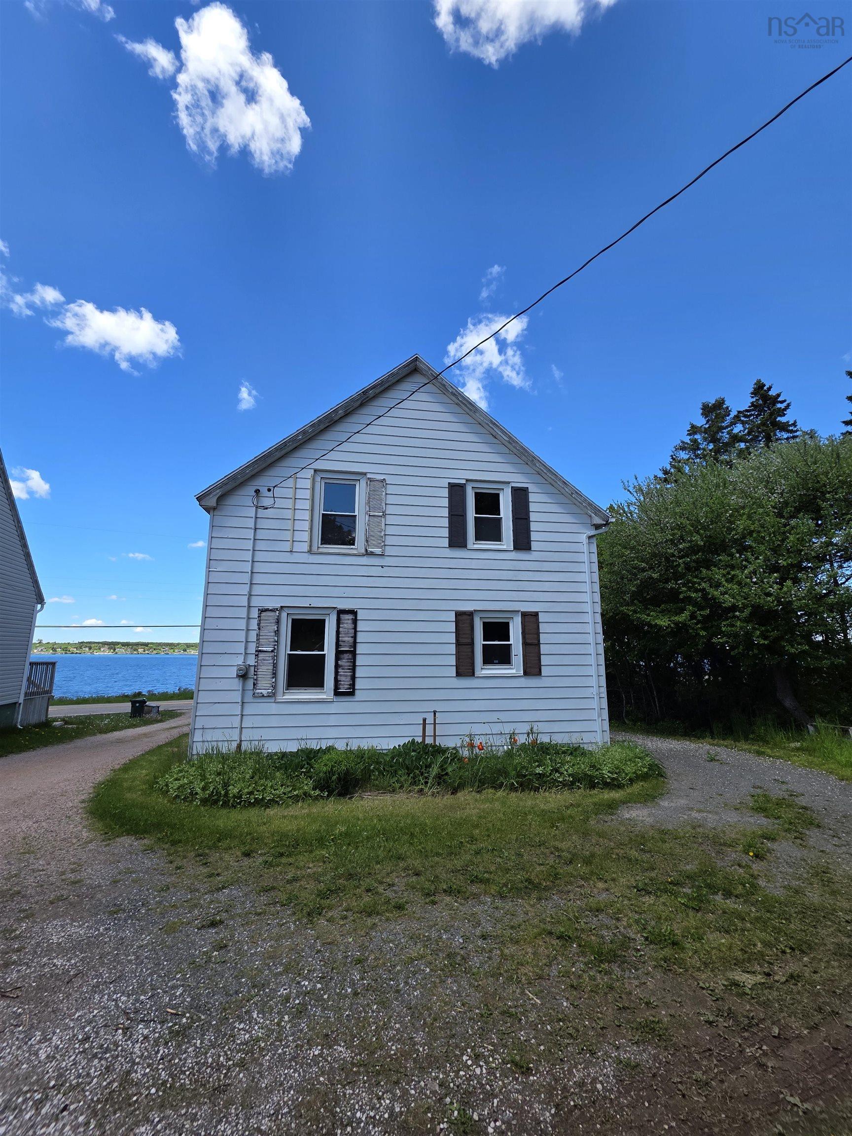 $239,000.00: 2345 Highway 239 Highway, Point Edward