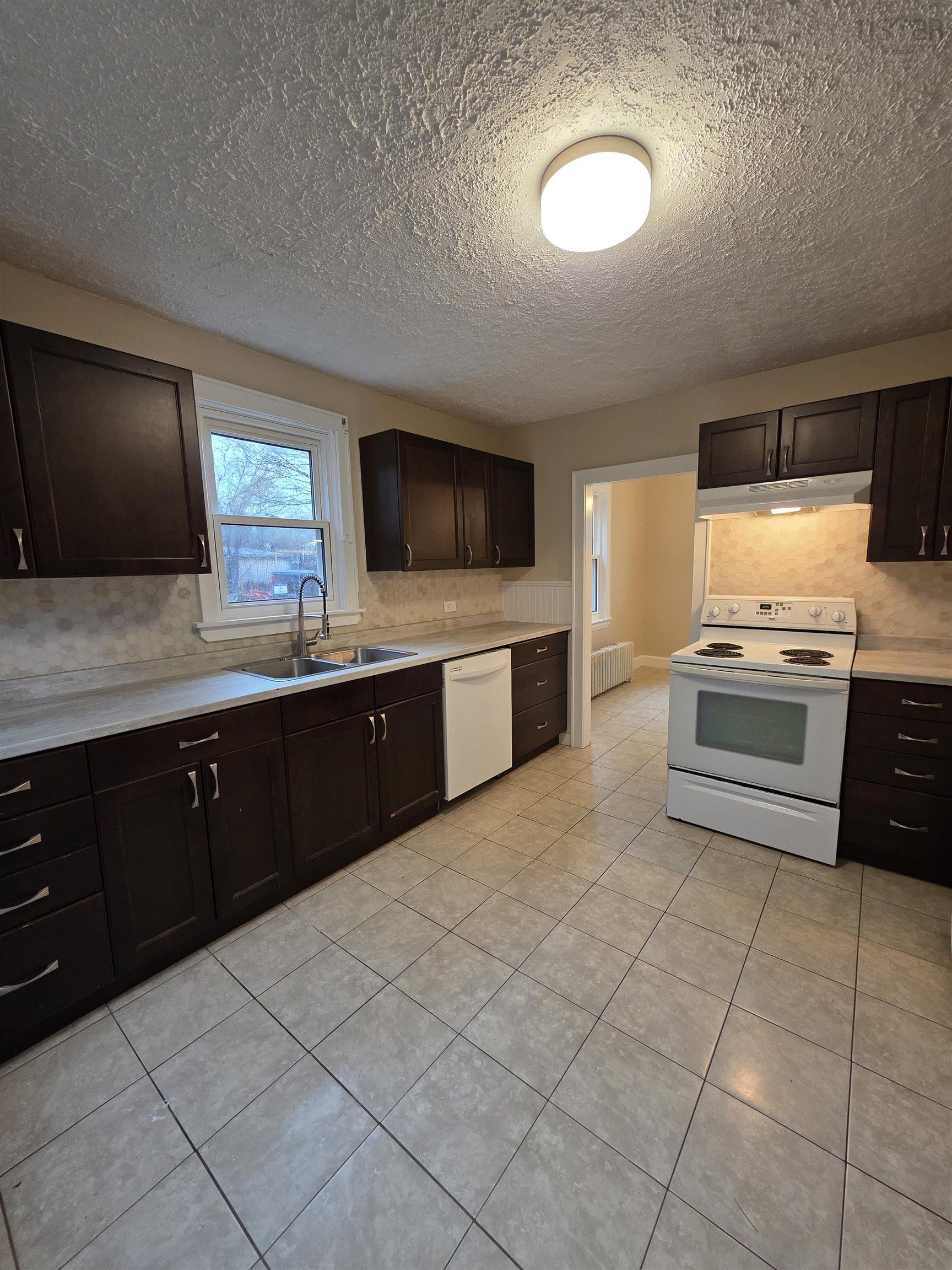 $239,000.00: 2345 Highway 239 Highway, Point Edward