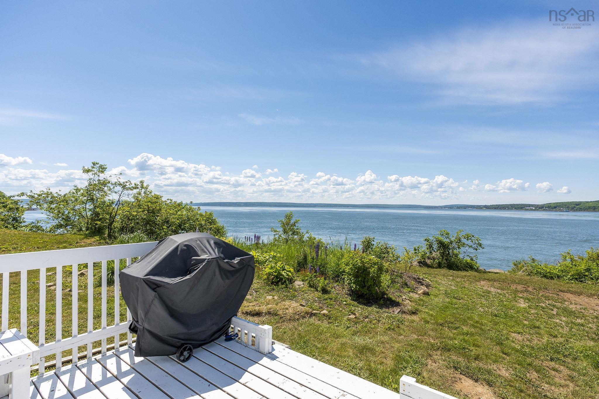 $329,000.00: 958 Granville Road, Victoria Beach