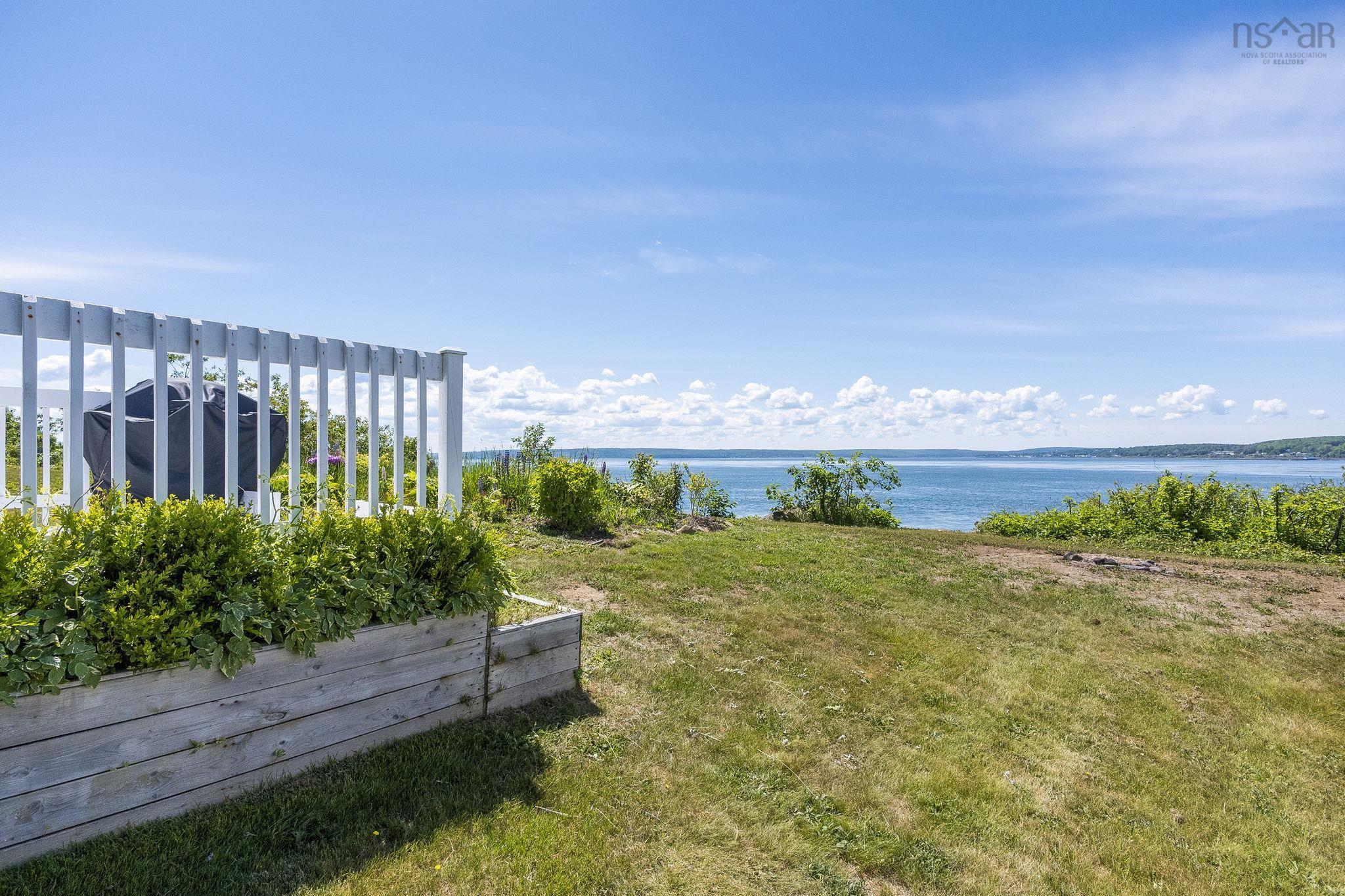 $329,000.00: 958 Granville Road, Victoria Beach