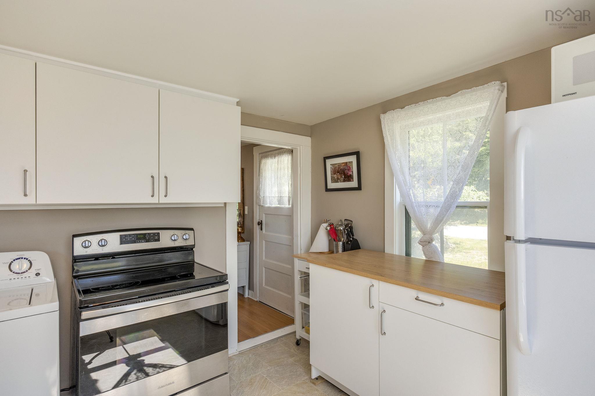 $329,000.00: 958 Granville Road, Victoria Beach