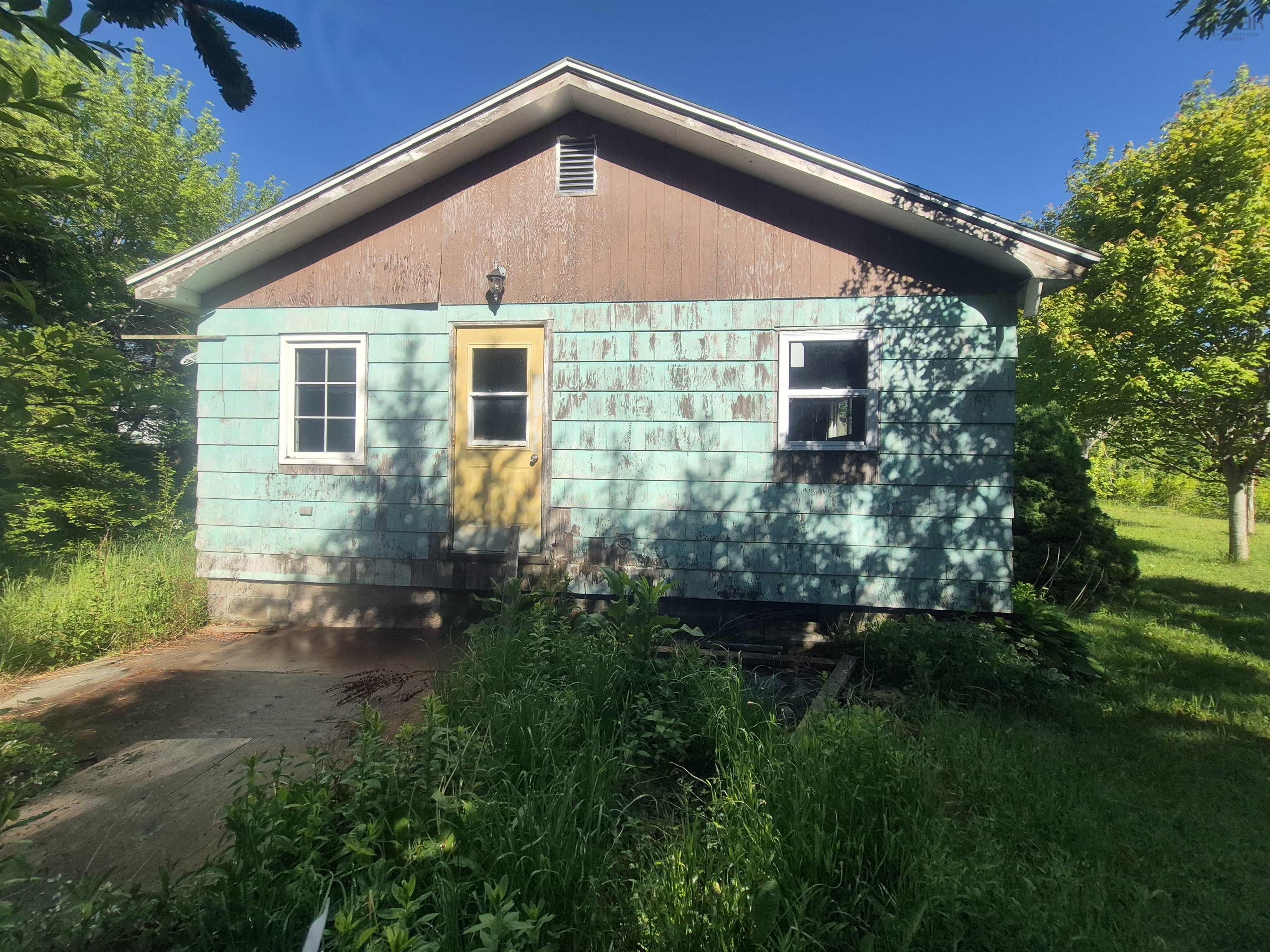 $100,000.00: 816 Central Port Mouton Road, South West Port Mouton