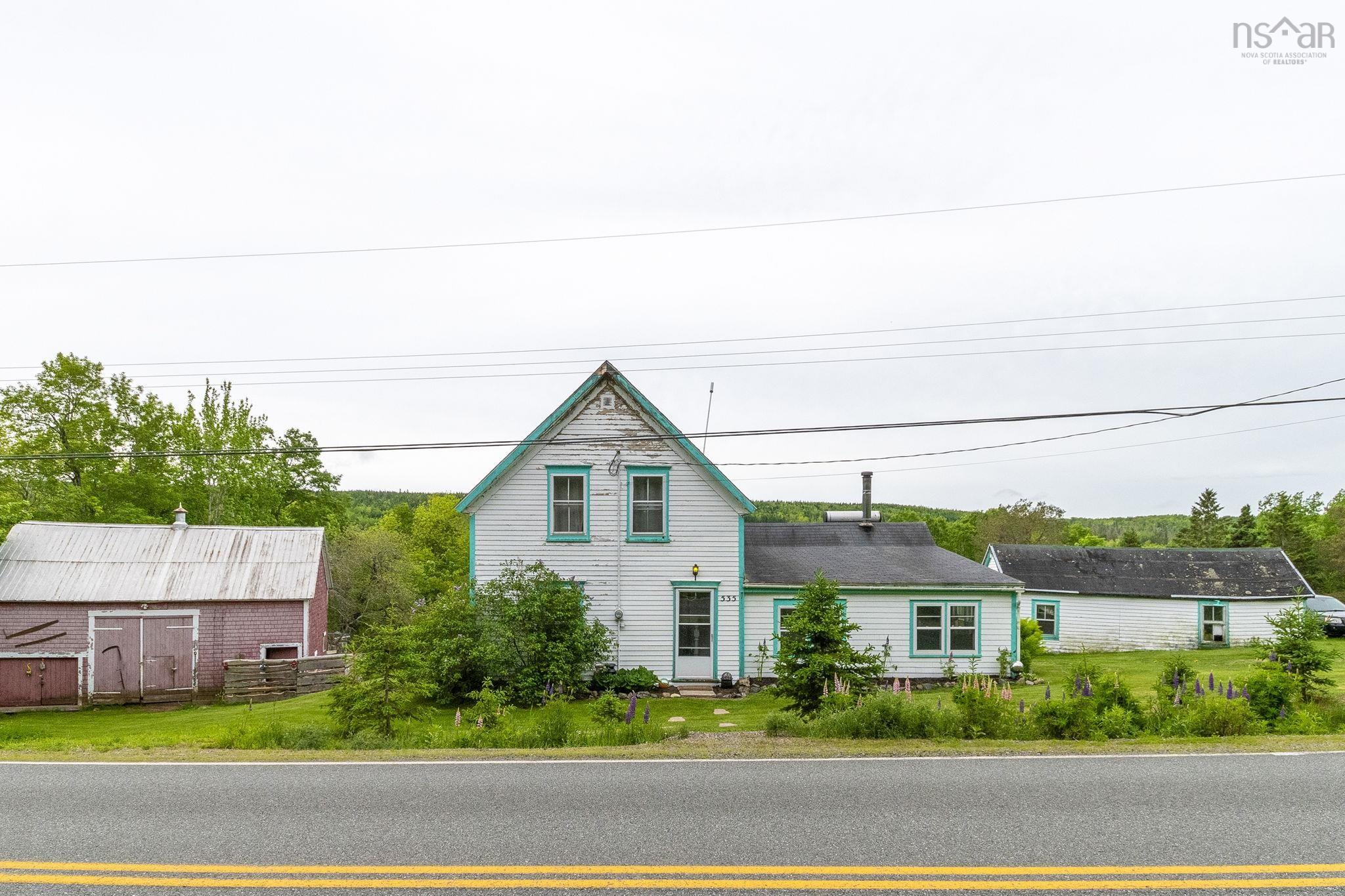 $219,900.00: 535 E River East Side Road, Glencoe