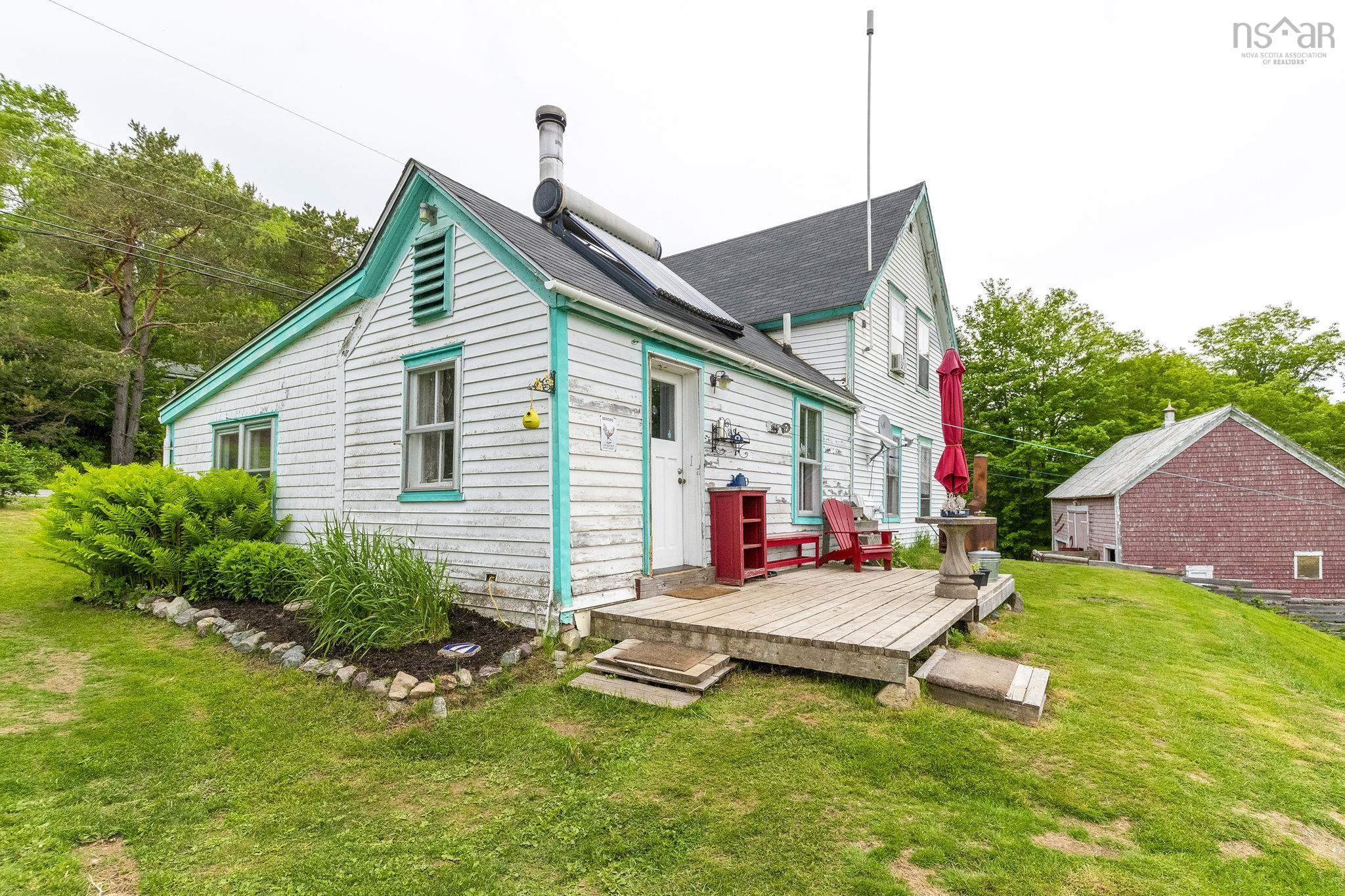 $219,900.00: 535 E River East Side Road, Glencoe