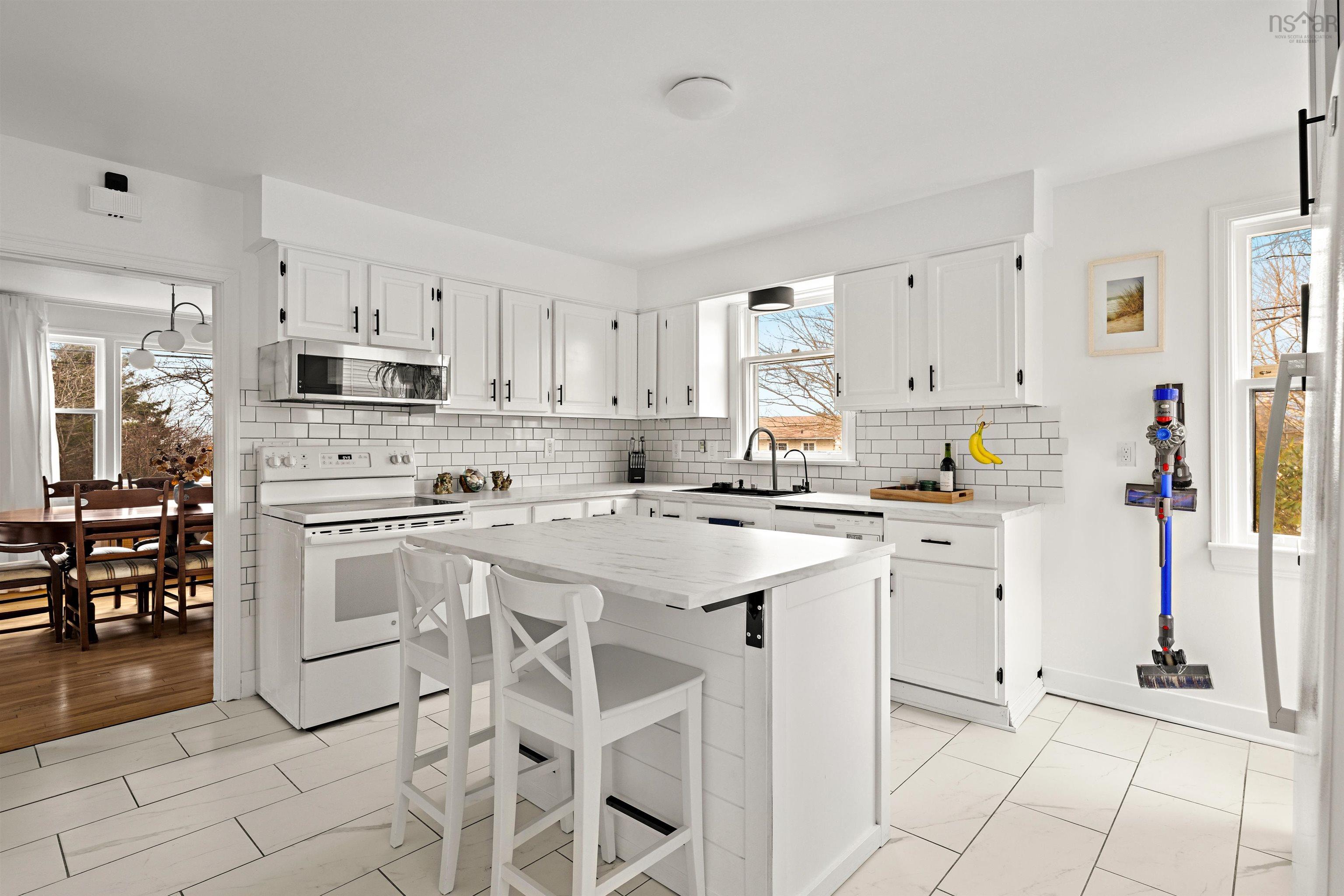 $564,900.00: 3 Scotsburn Avenue, Dartmouth