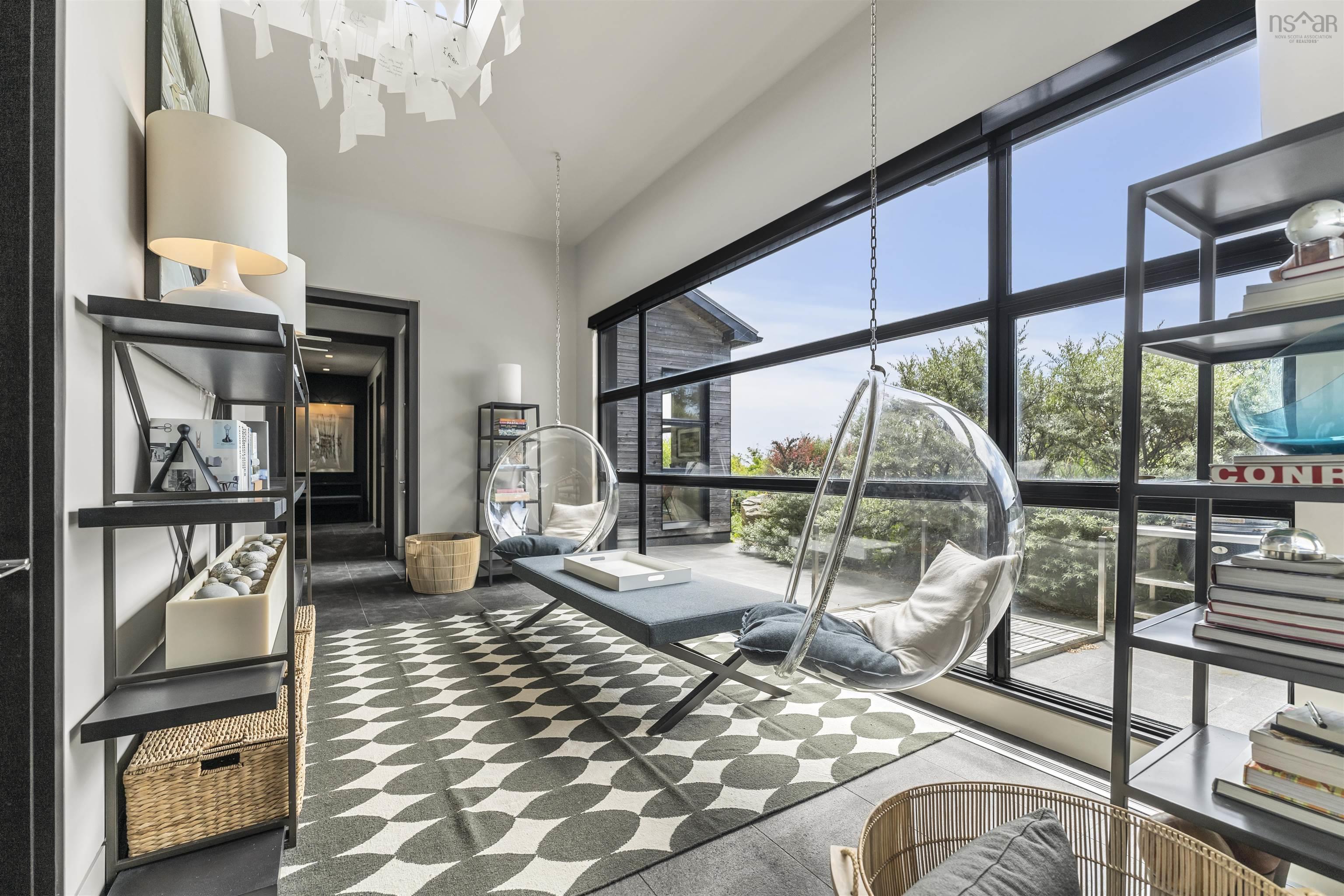 $1,990,000.00: 6999 Highway 3, Hunts Point