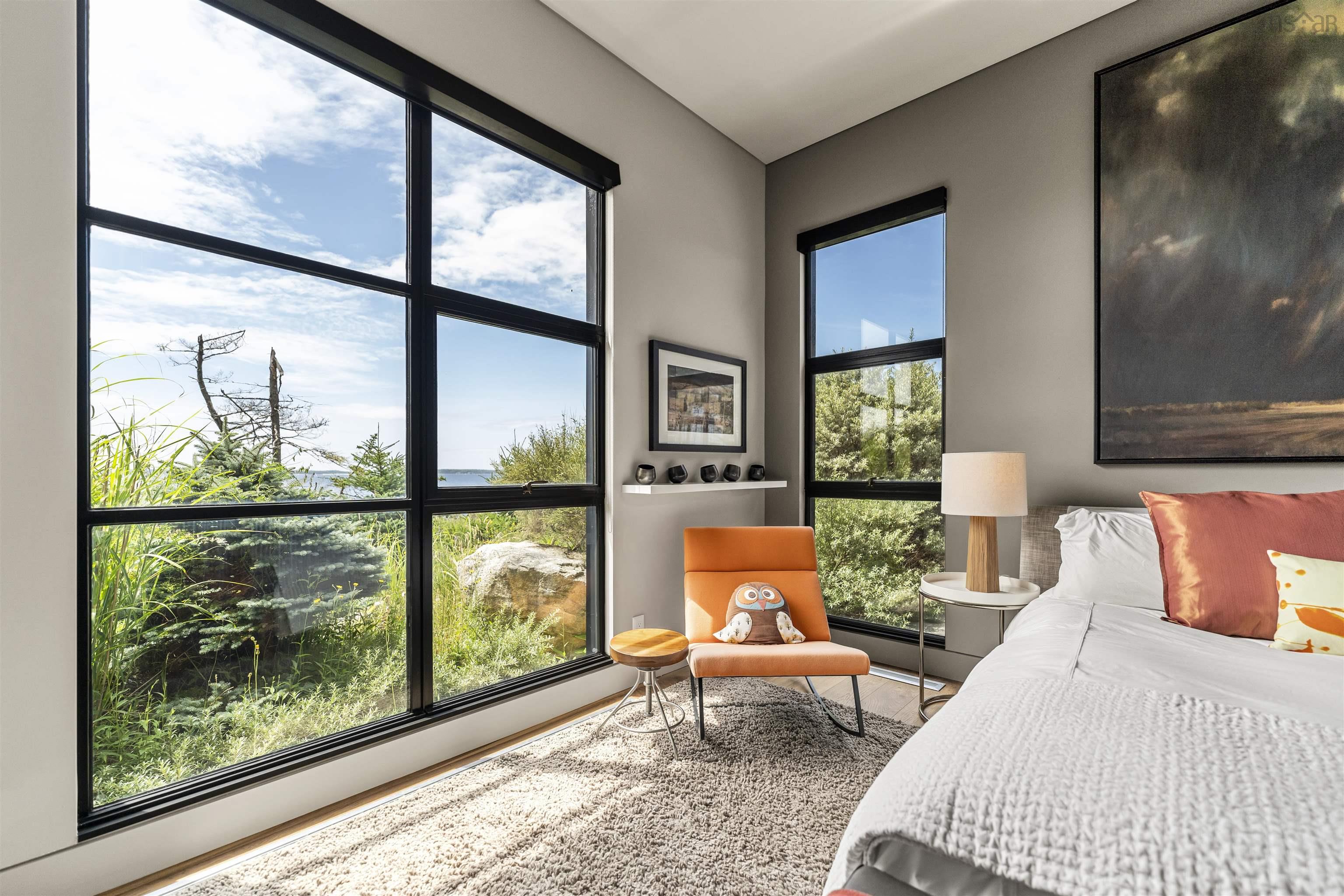 $1,990,000.00: 6999 Highway 3, Hunts Point