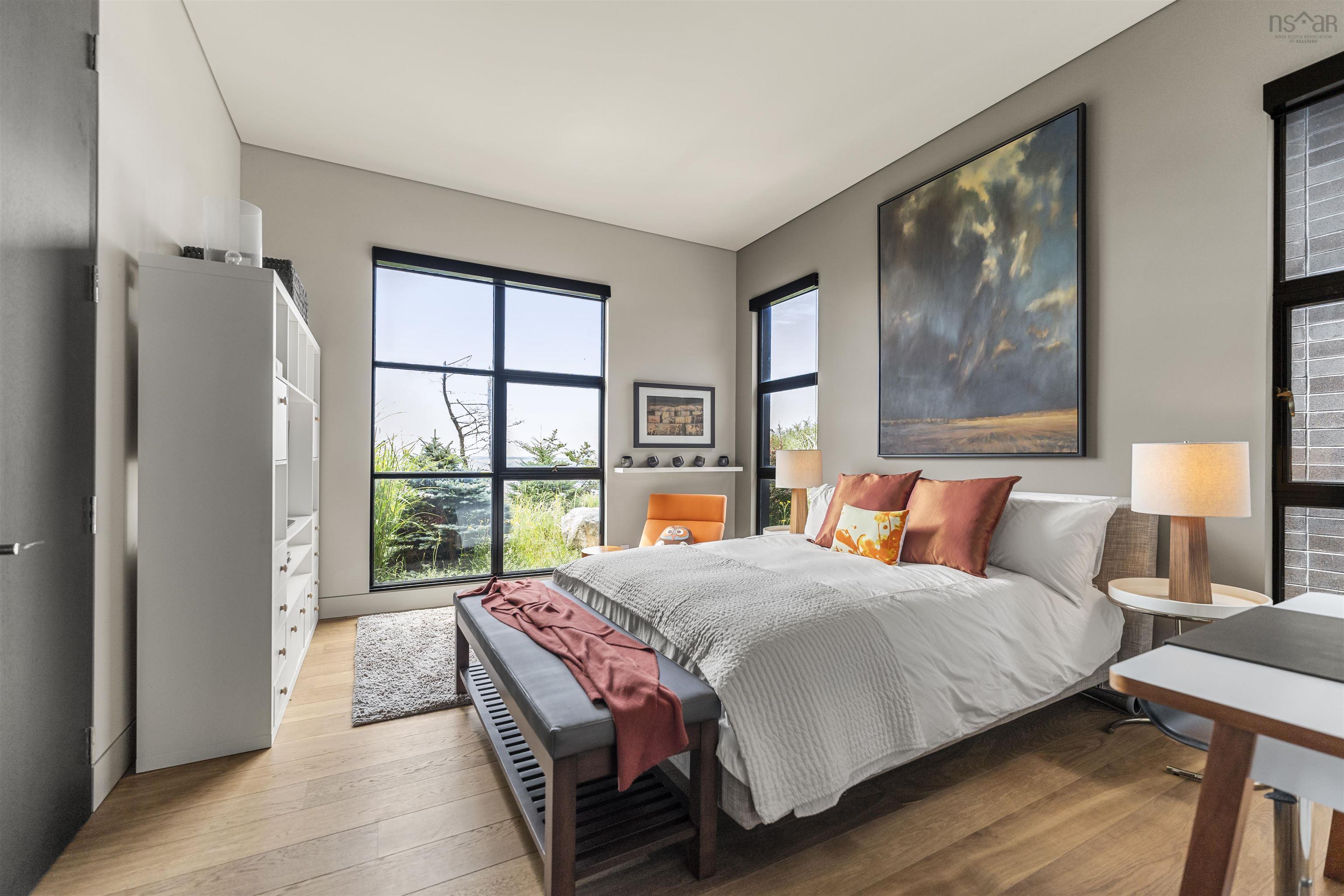 $1,990,000.00: 6999 Highway 3, Hunts Point