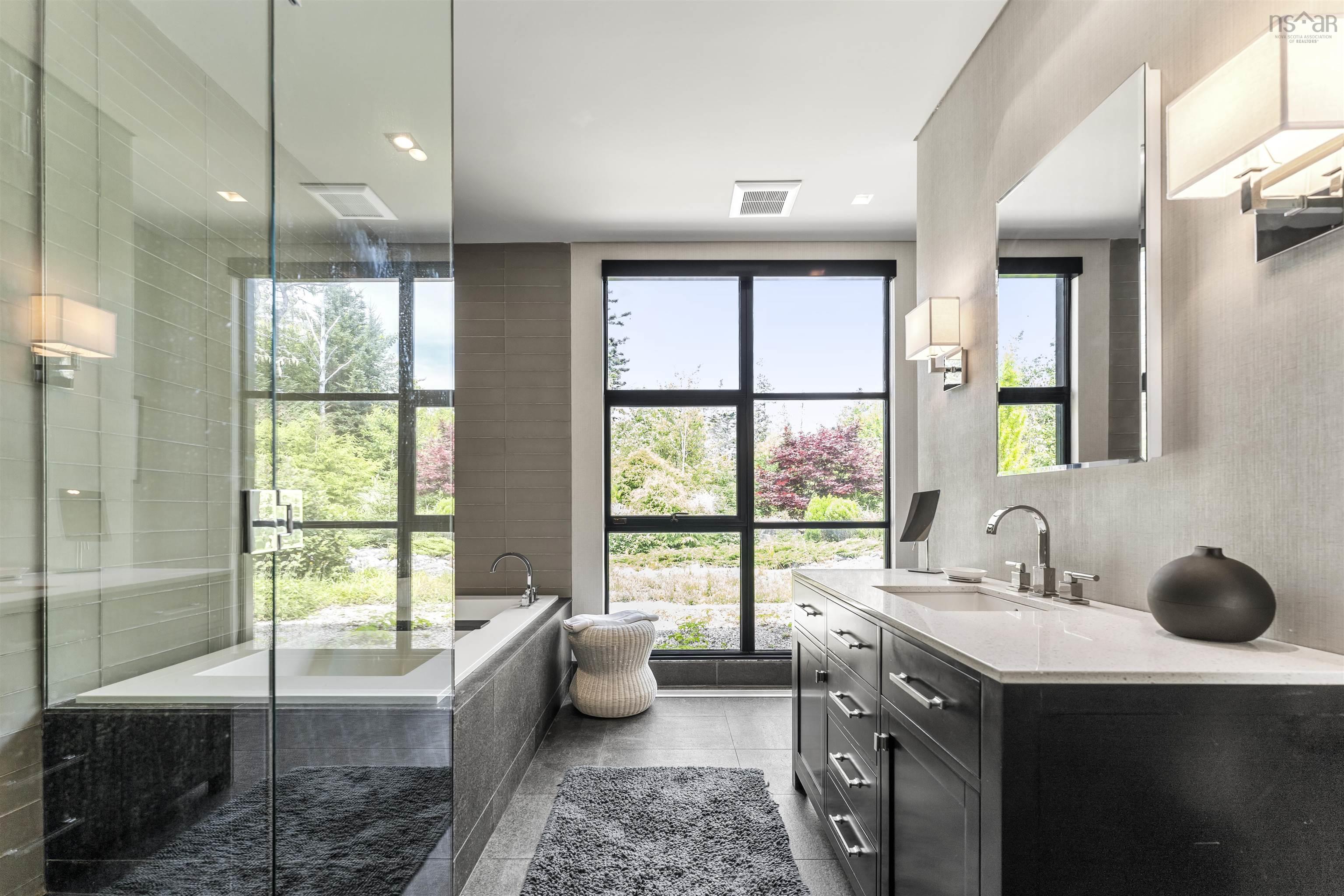 $1,990,000.00: 6999 Highway 3, Hunts Point