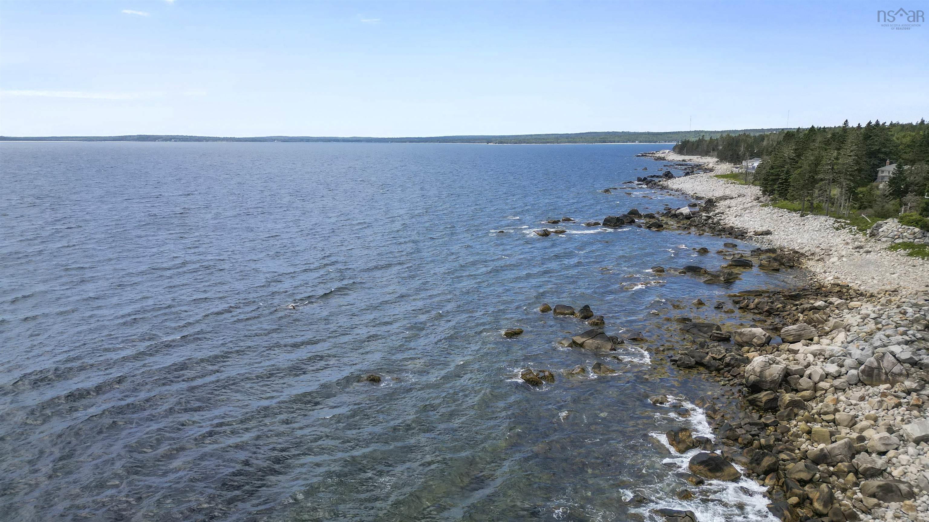 $1,990,000.00: 6999 Highway 3, Hunts Point
