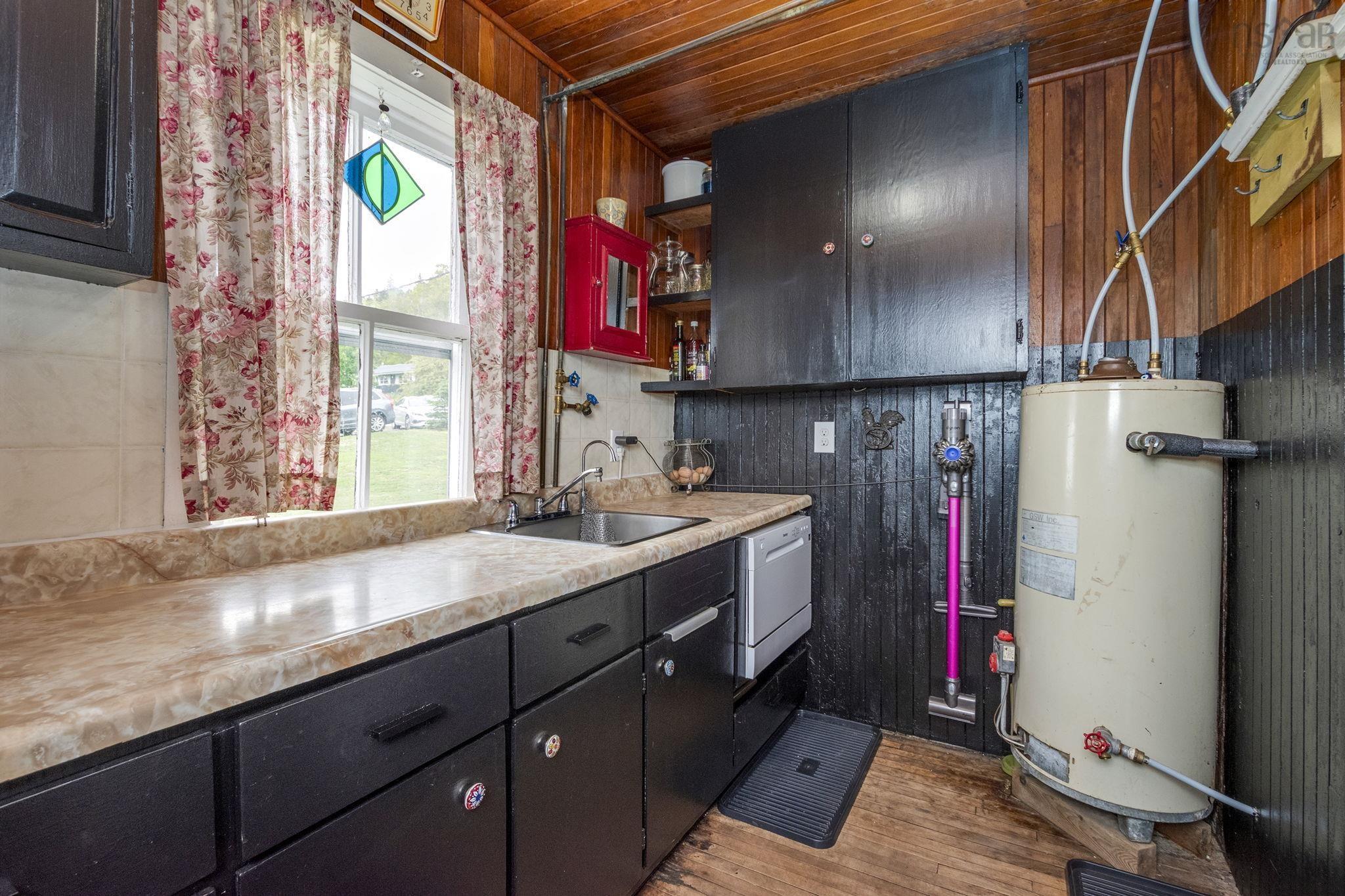 $219,900.00: 535 E River East Side Road, Glencoe