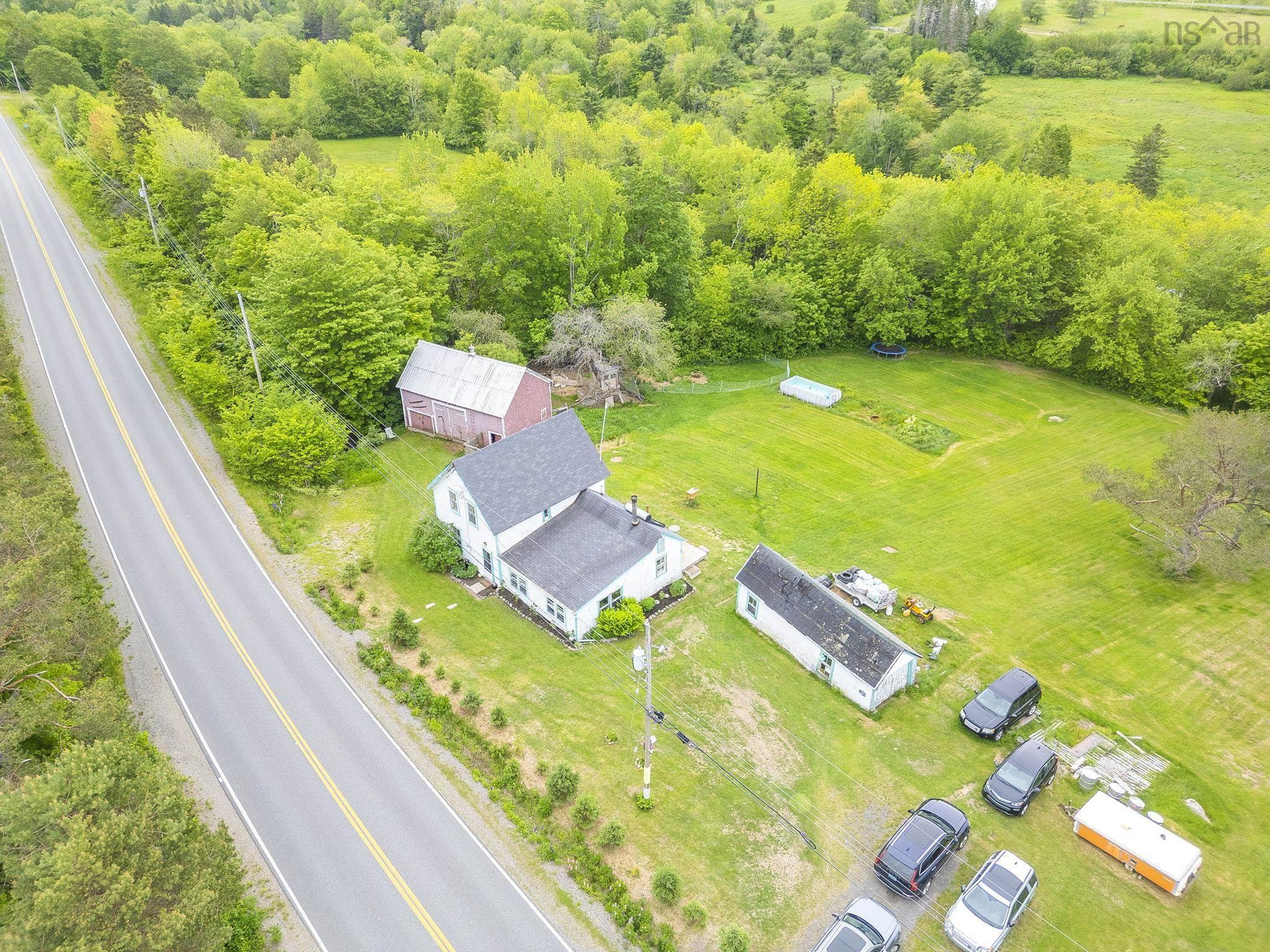 $219,900.00: 535 E River East Side Road, Glencoe