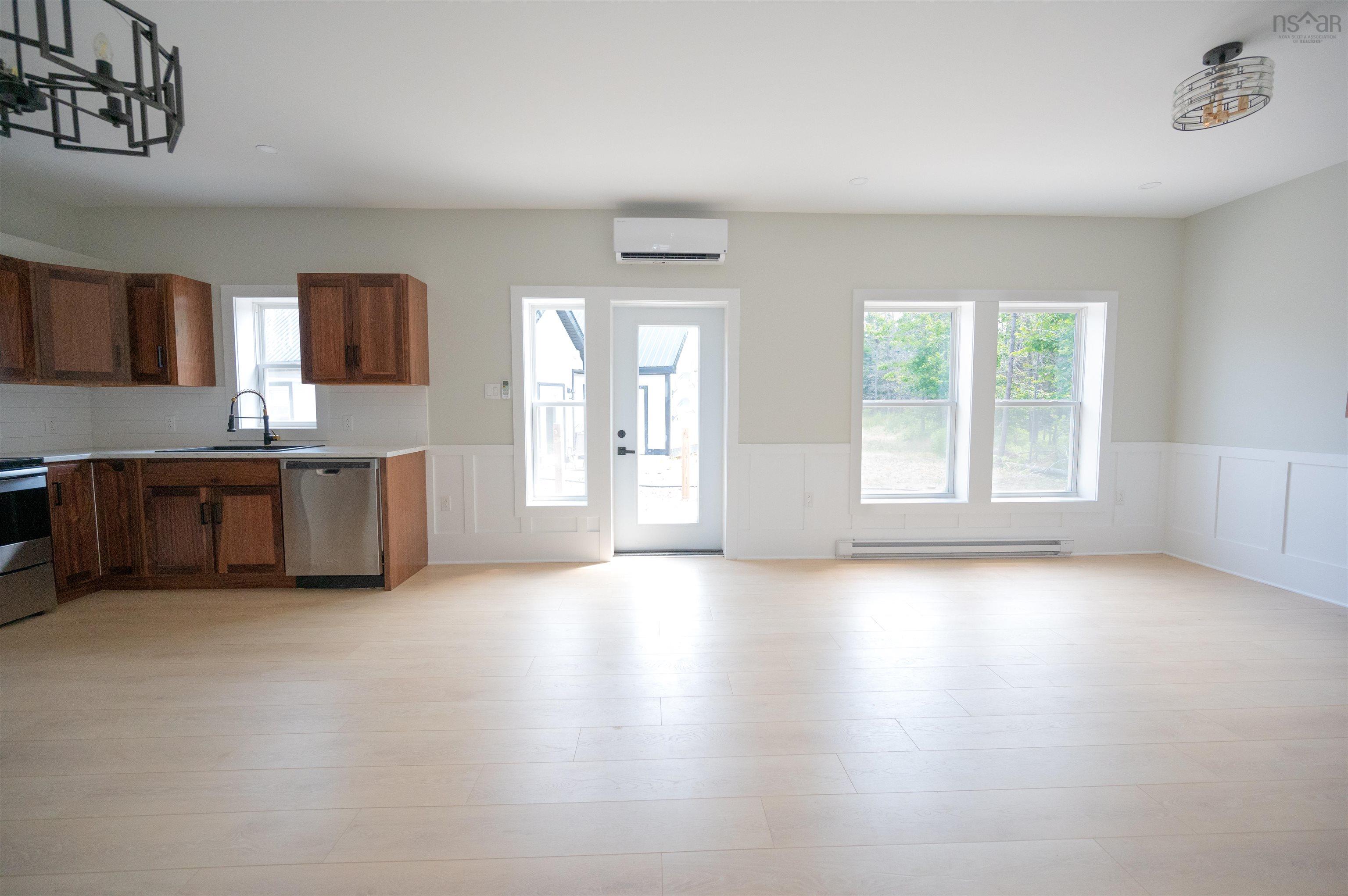 $1,249,000.00: 7,9,11,13 Joel Lane, Chéticamp