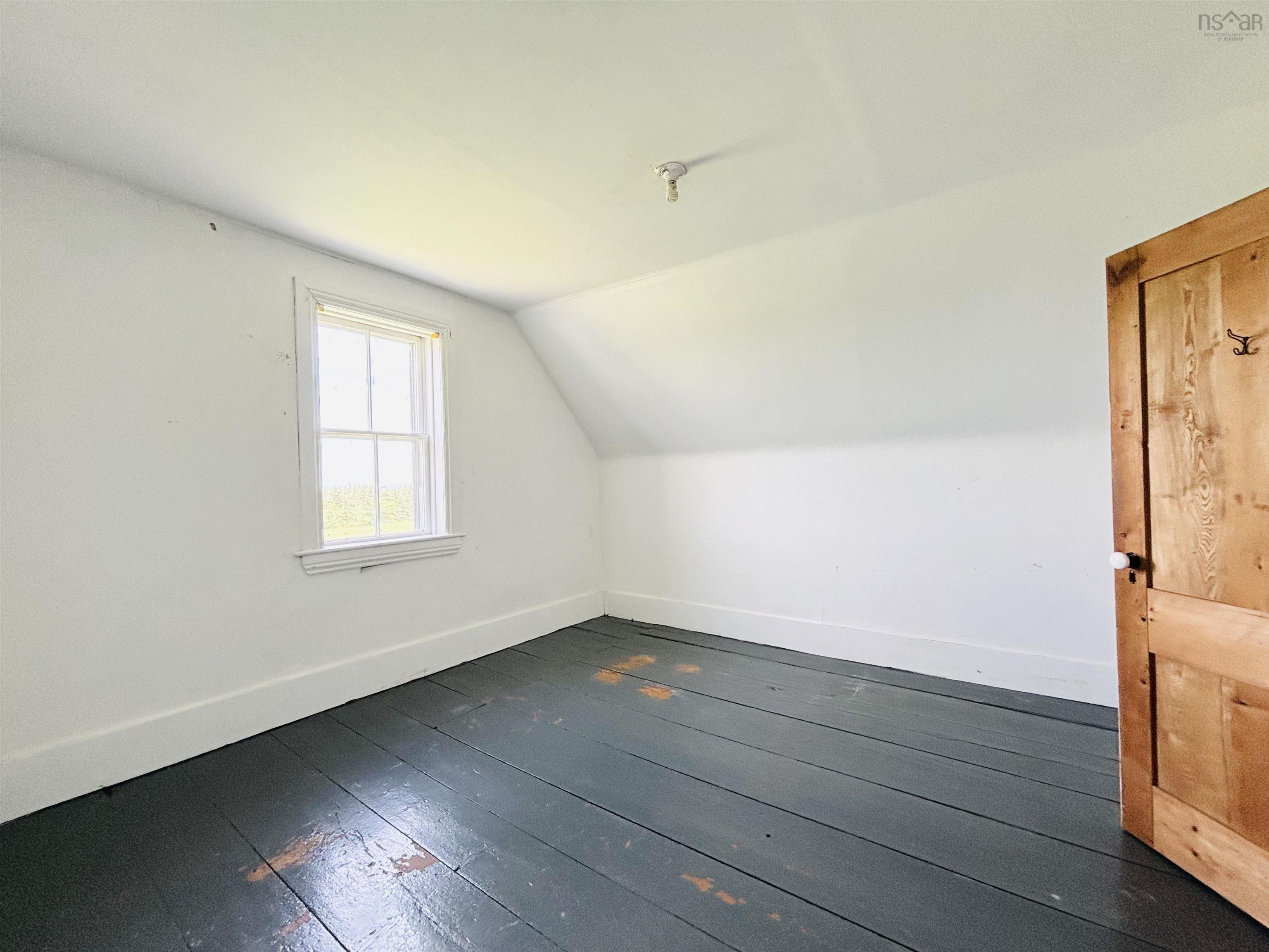 $399,900.00: 507 East Earltown Road E, Earltown