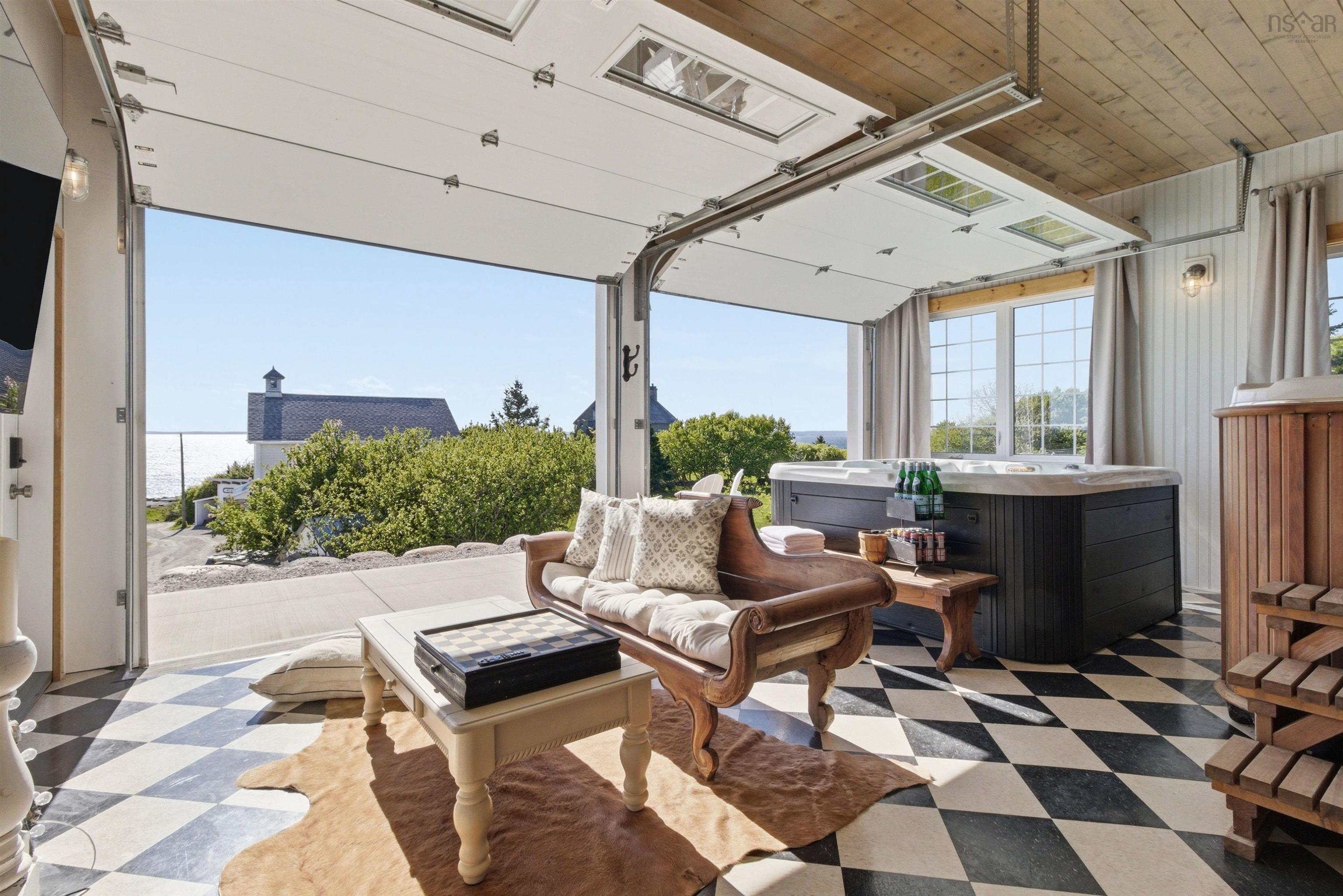 $3,550,000.00: 19 Seashore Lane, Blandford