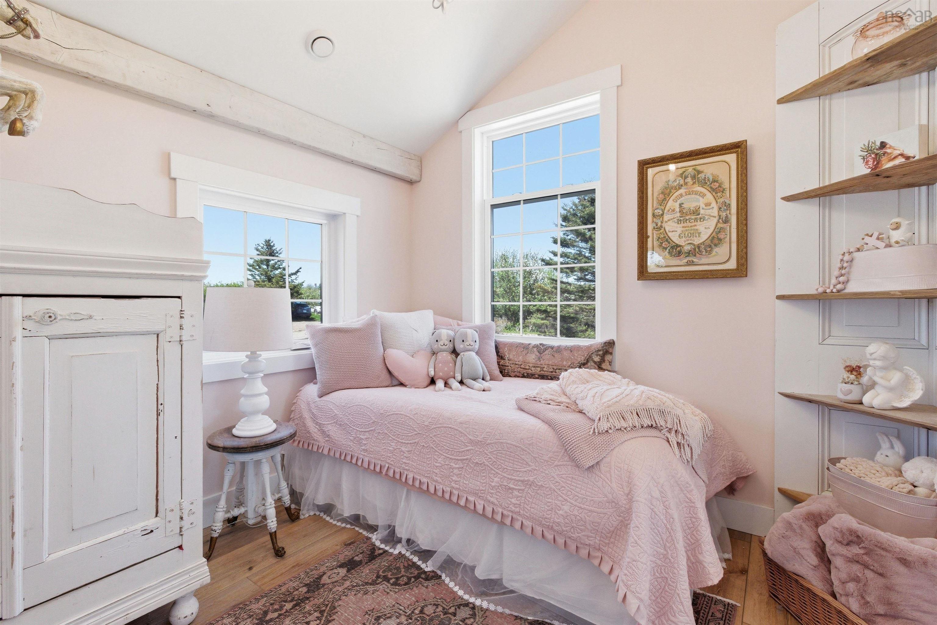 $3,550,000.00: 19 Seashore Lane, Blandford