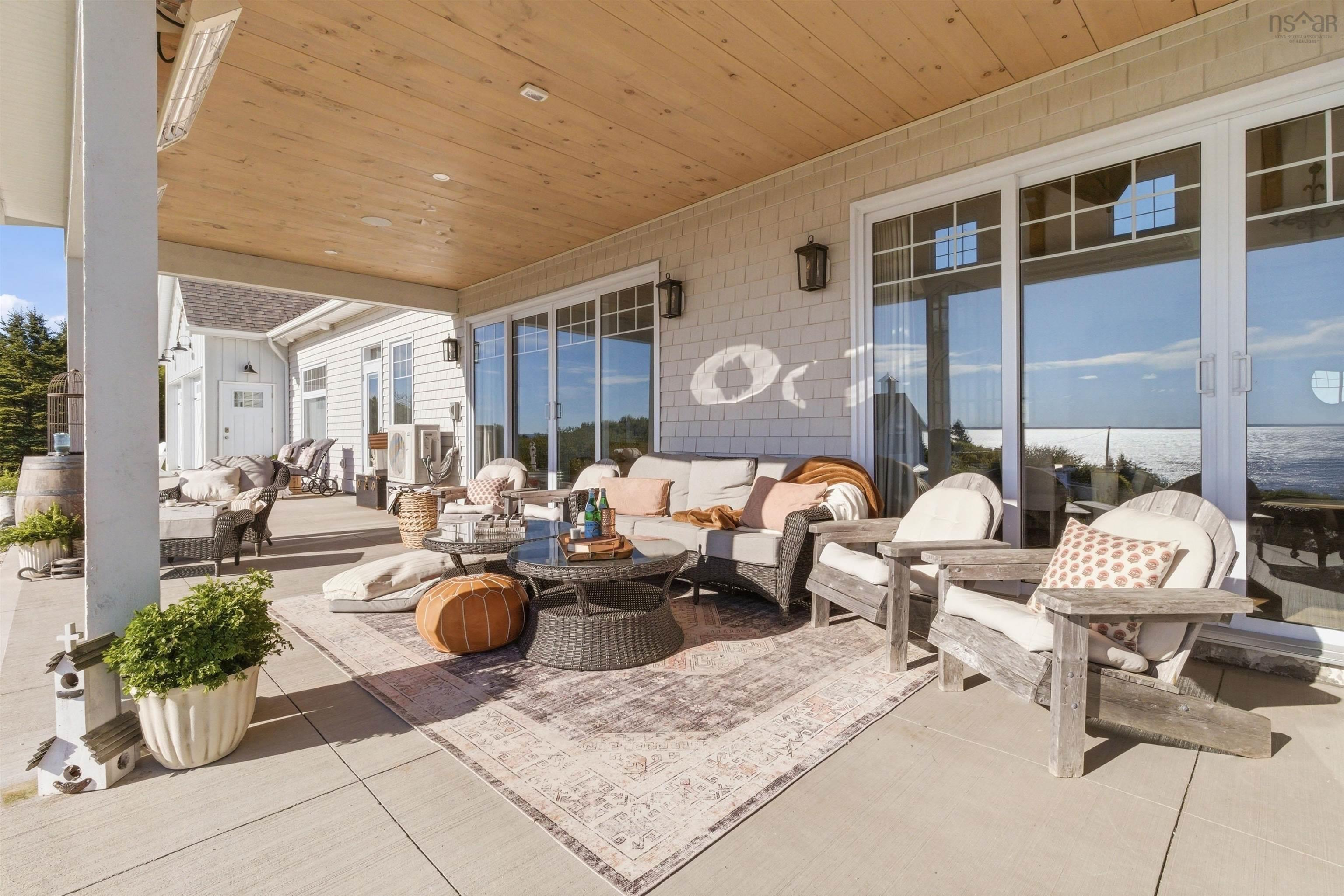 $3,550,000.00: 19 Seashore Lane, Blandford