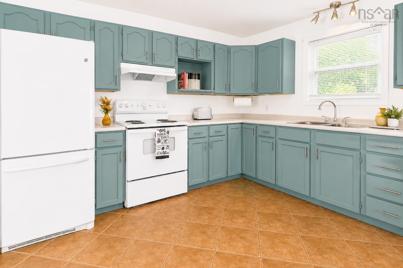 $499,900.00: 1030 Club Crescent ,New Minas, New Minas