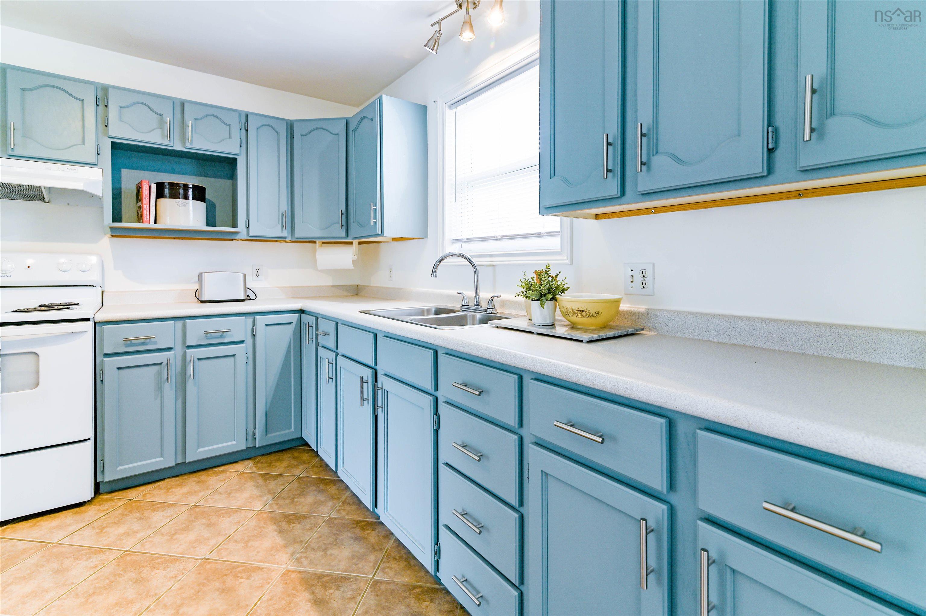 $499,900.00: 1030 Club Crescent ,New Minas, New Minas
