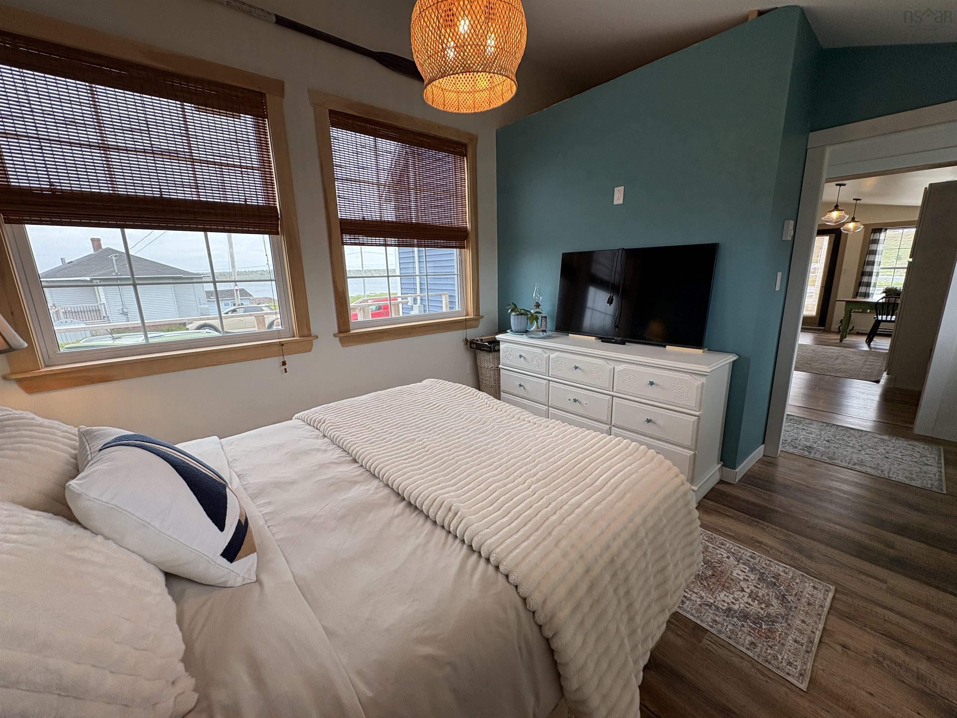 $249,900.00: 379 South Side Petit De Grat Road, Alderney Point
