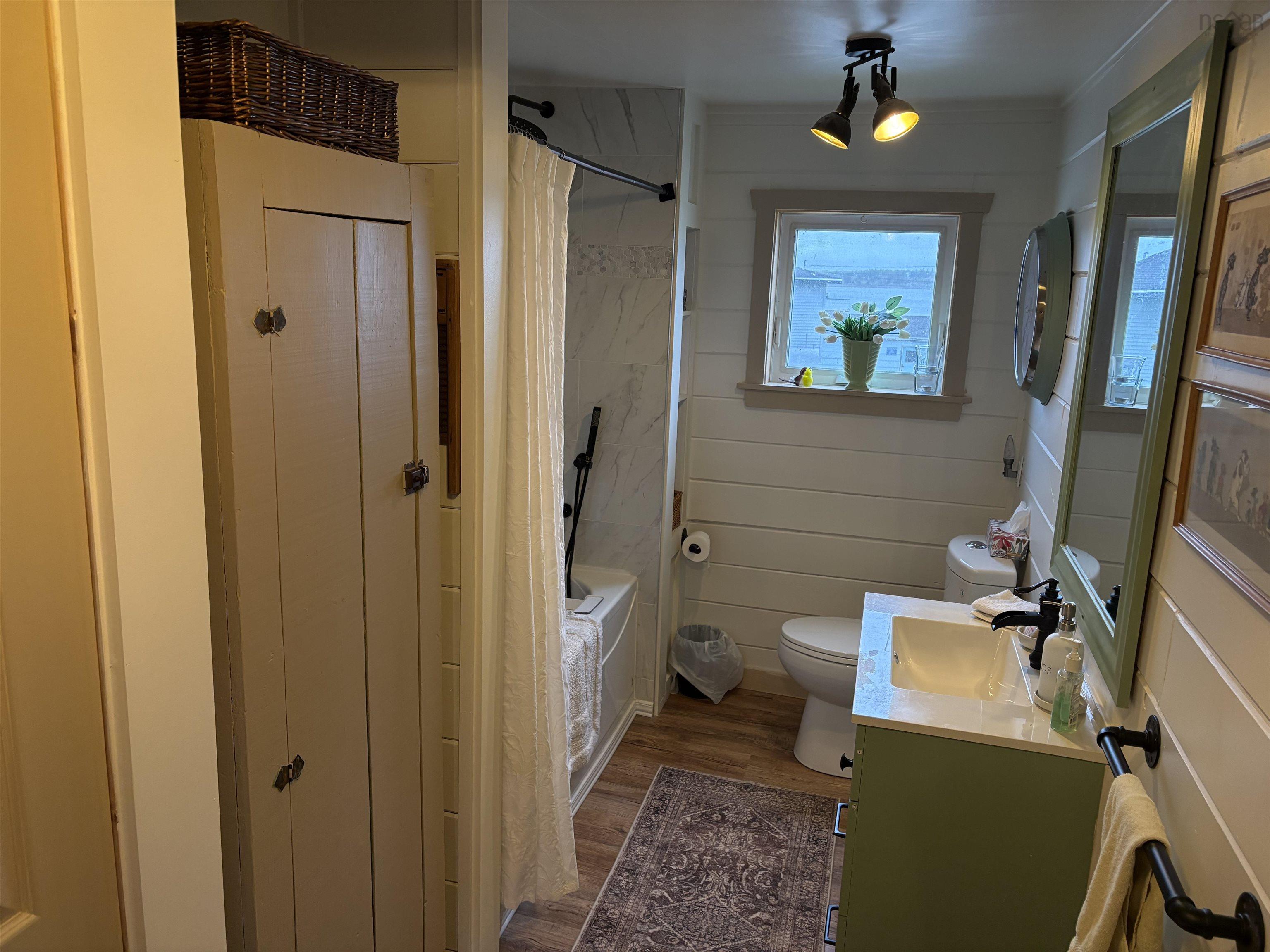 $249,900.00: 379 South Side Petit De Grat Road, Alderney Point
