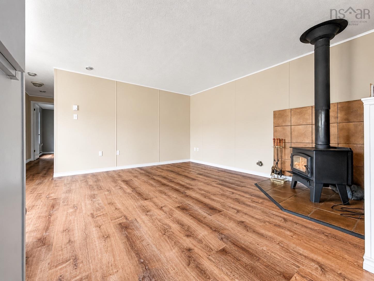 $164,500.00: 4 Fourth Avenue, Sydney