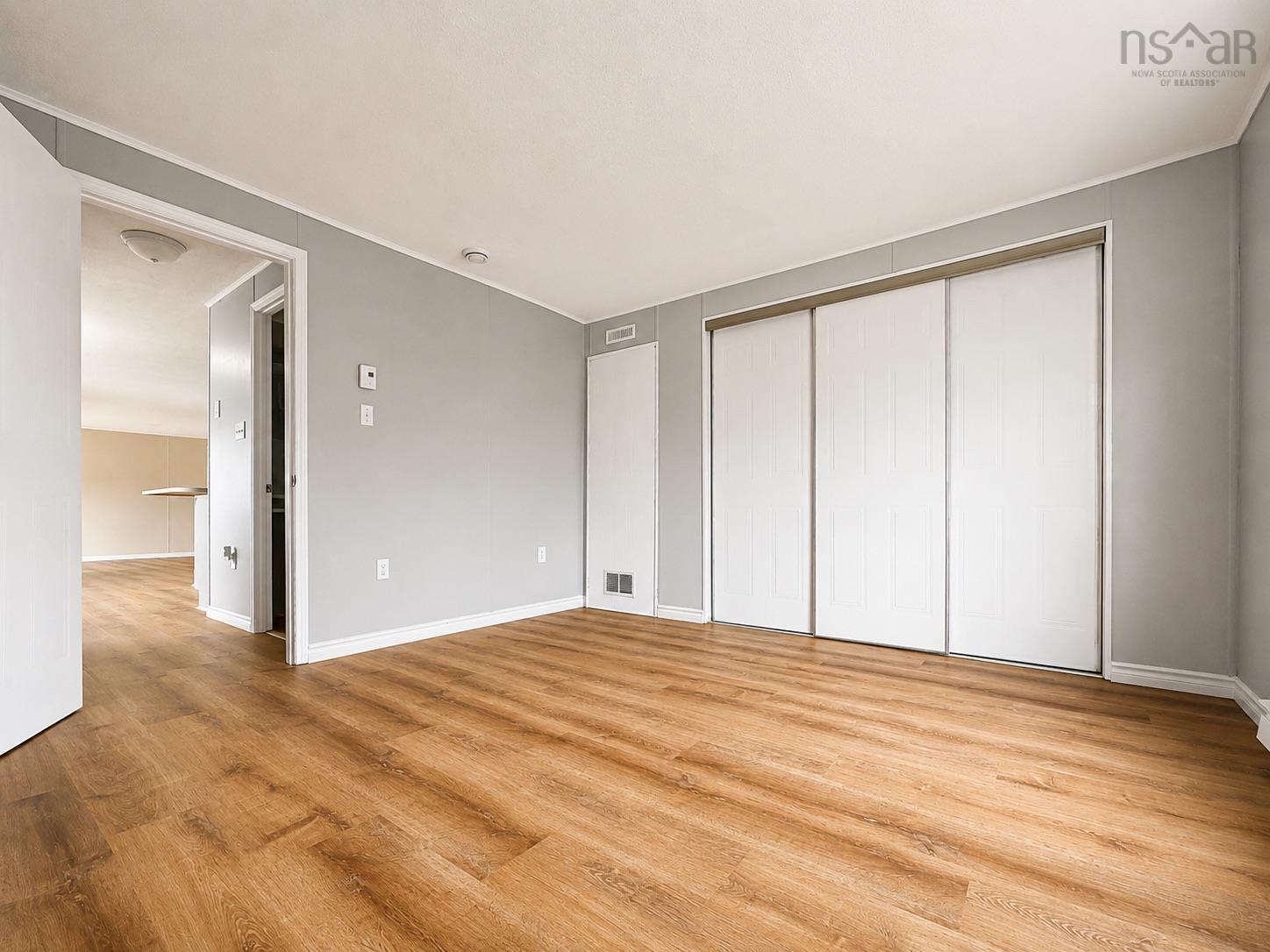 $164,500.00: 4 Fourth Avenue, Sydney
