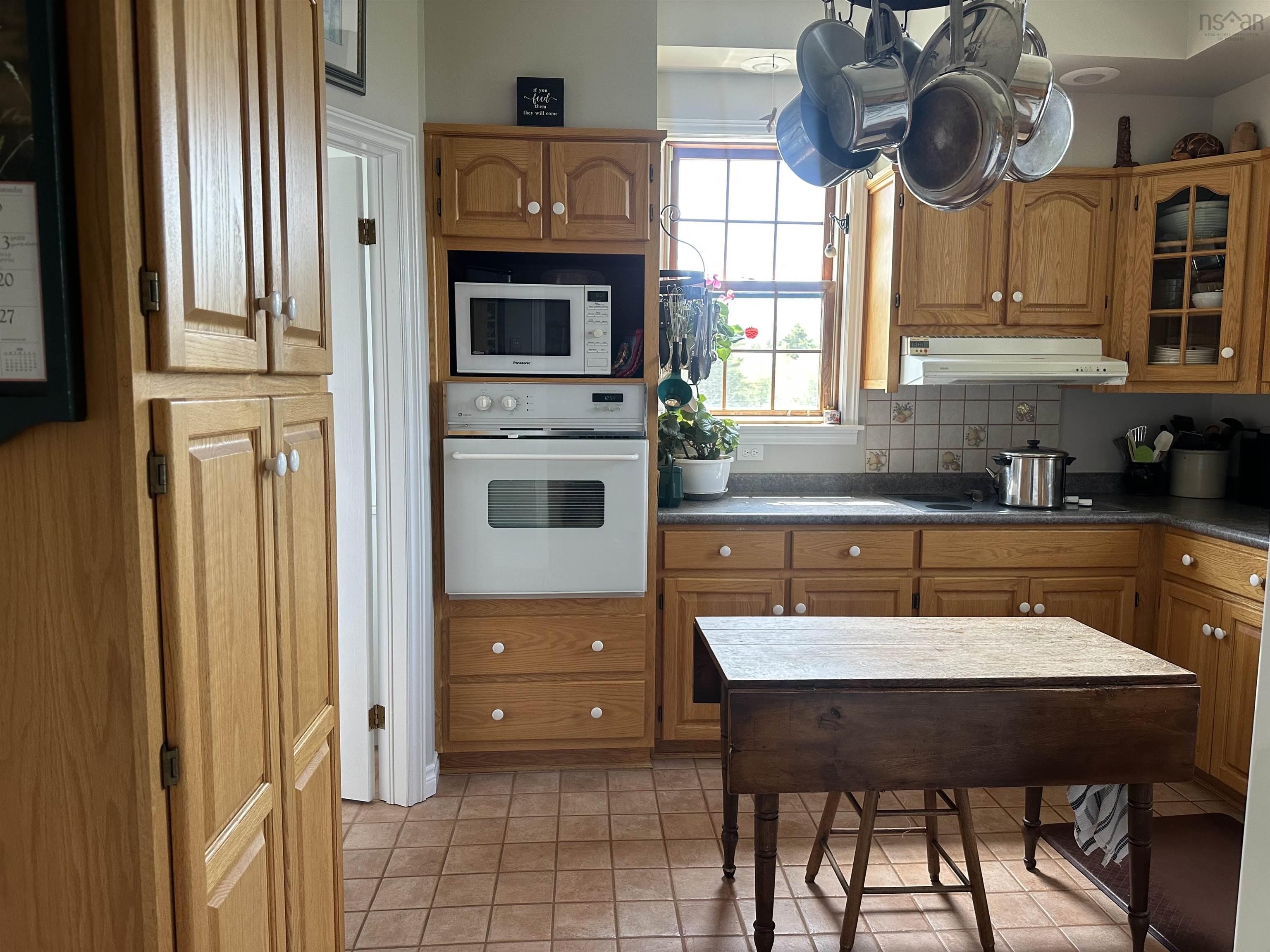 $950,000.00: 11 Cap La Ronde, D
