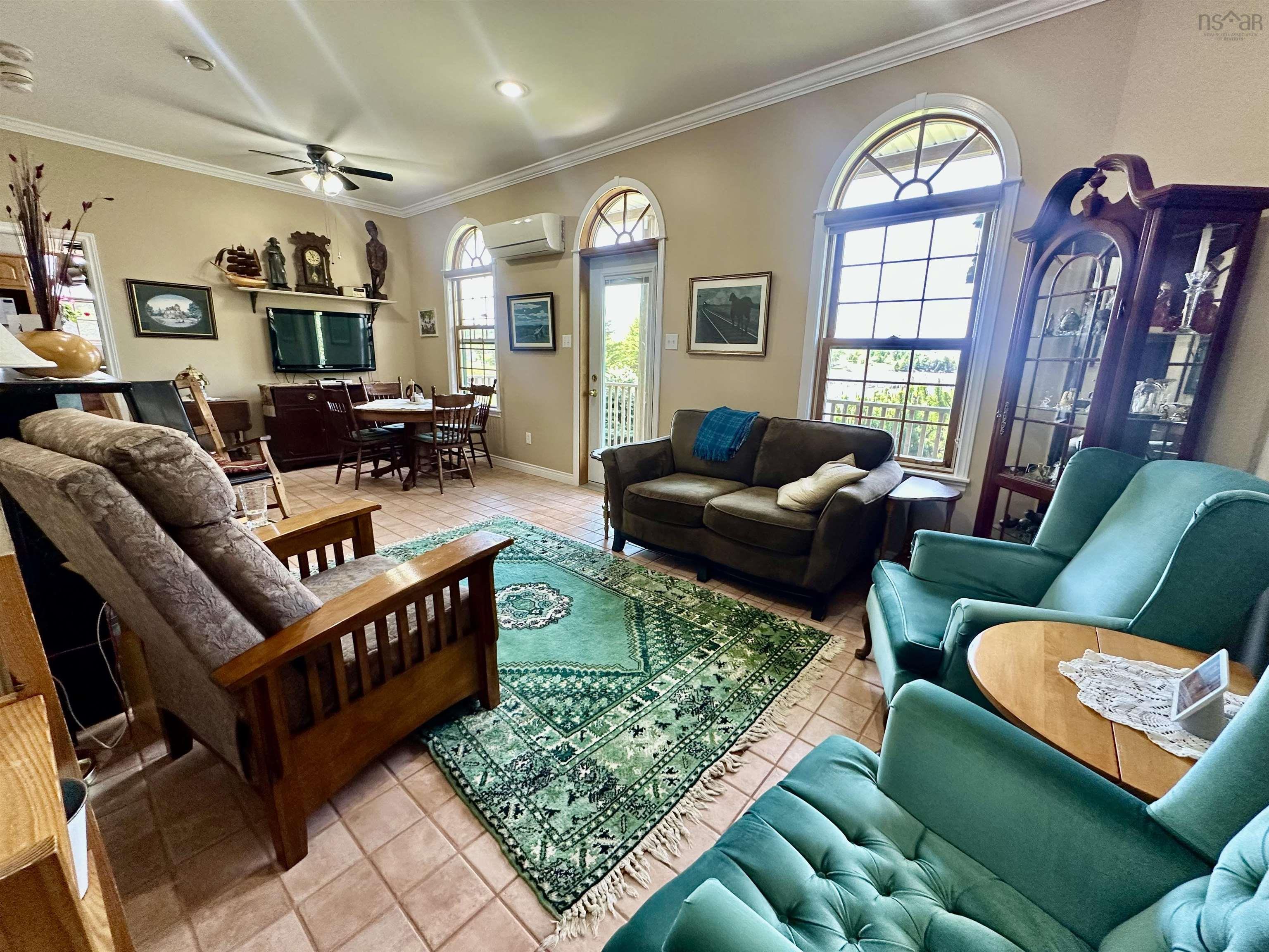 $950,000.00: 11 Cap La Ronde, D