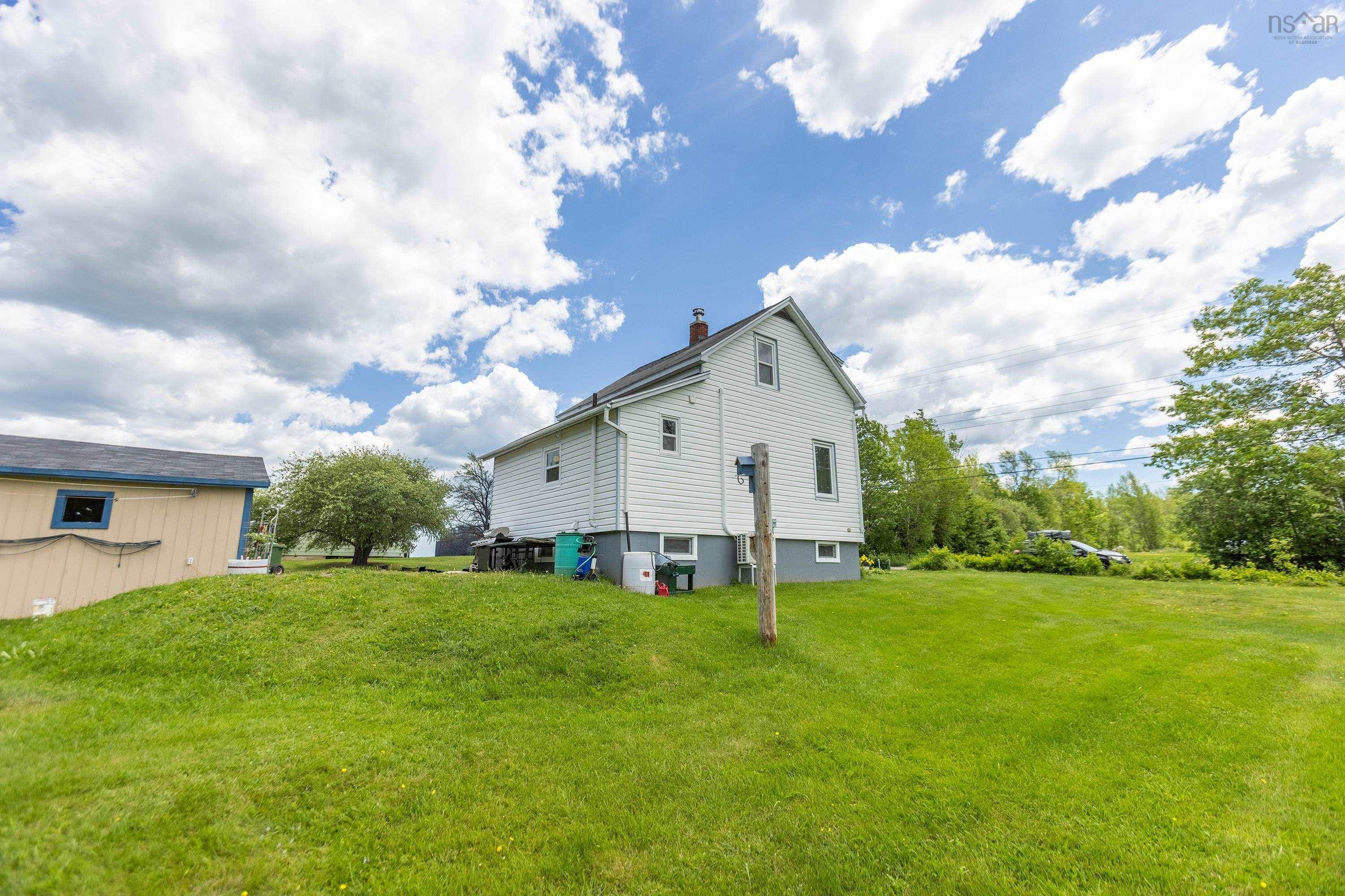 $275,000.00: 2367 Athol Road, Springhill