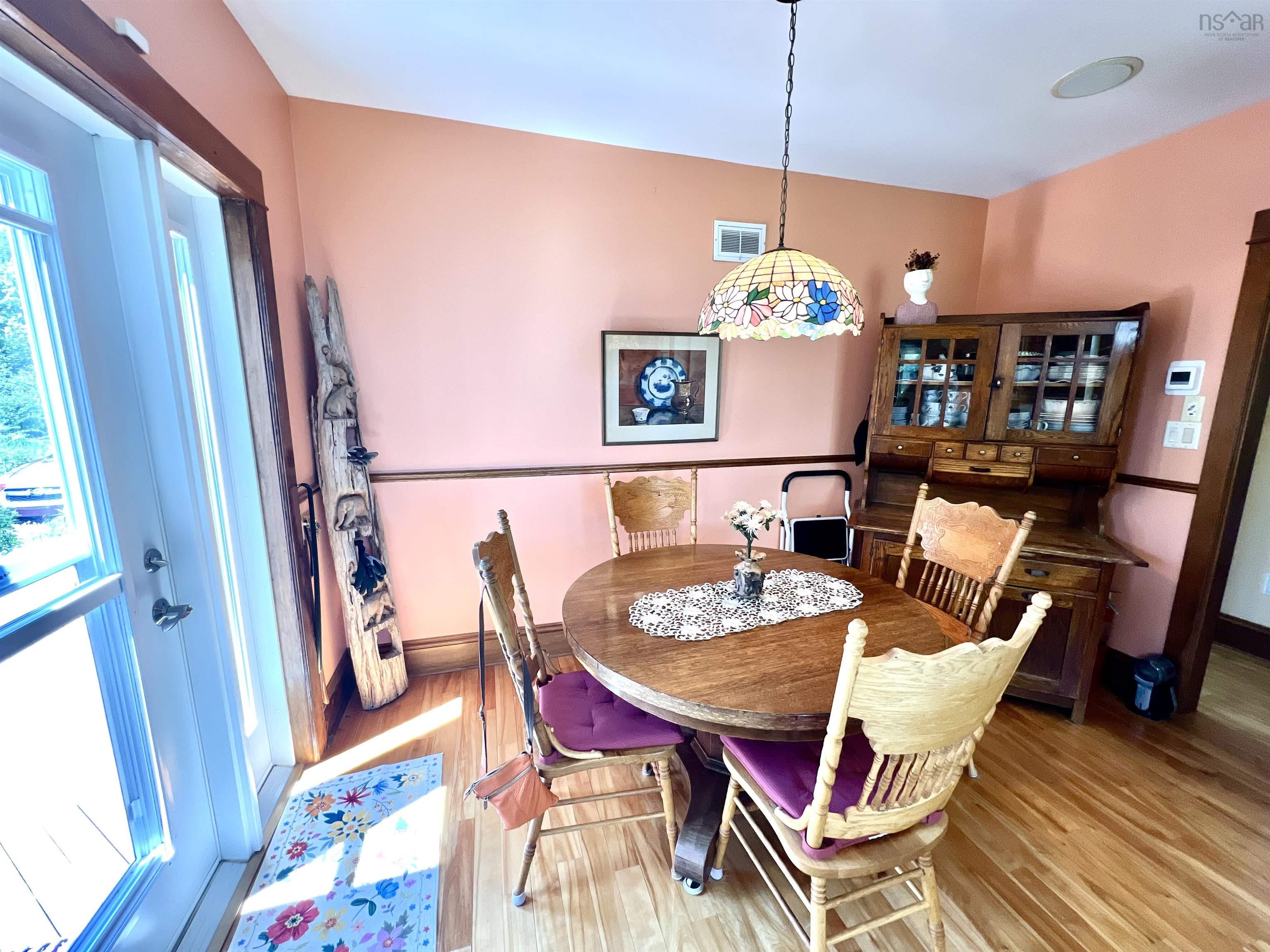 $719,900.00: 450 Hillsdale Road, Sandfield
