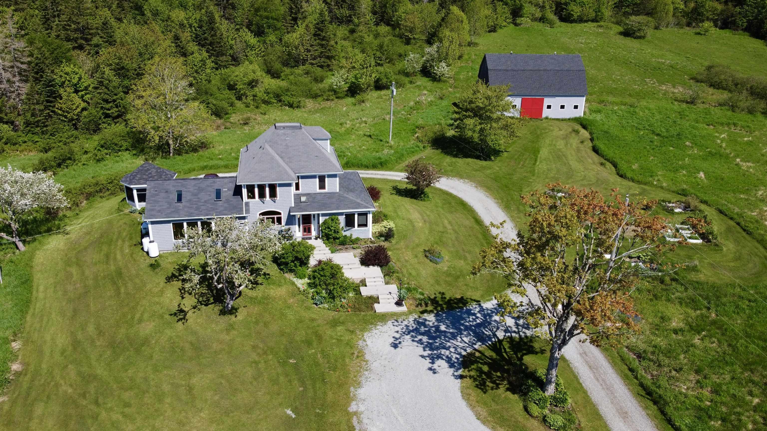 $719,900.00: 450 Hillsdale Road, Sandfield