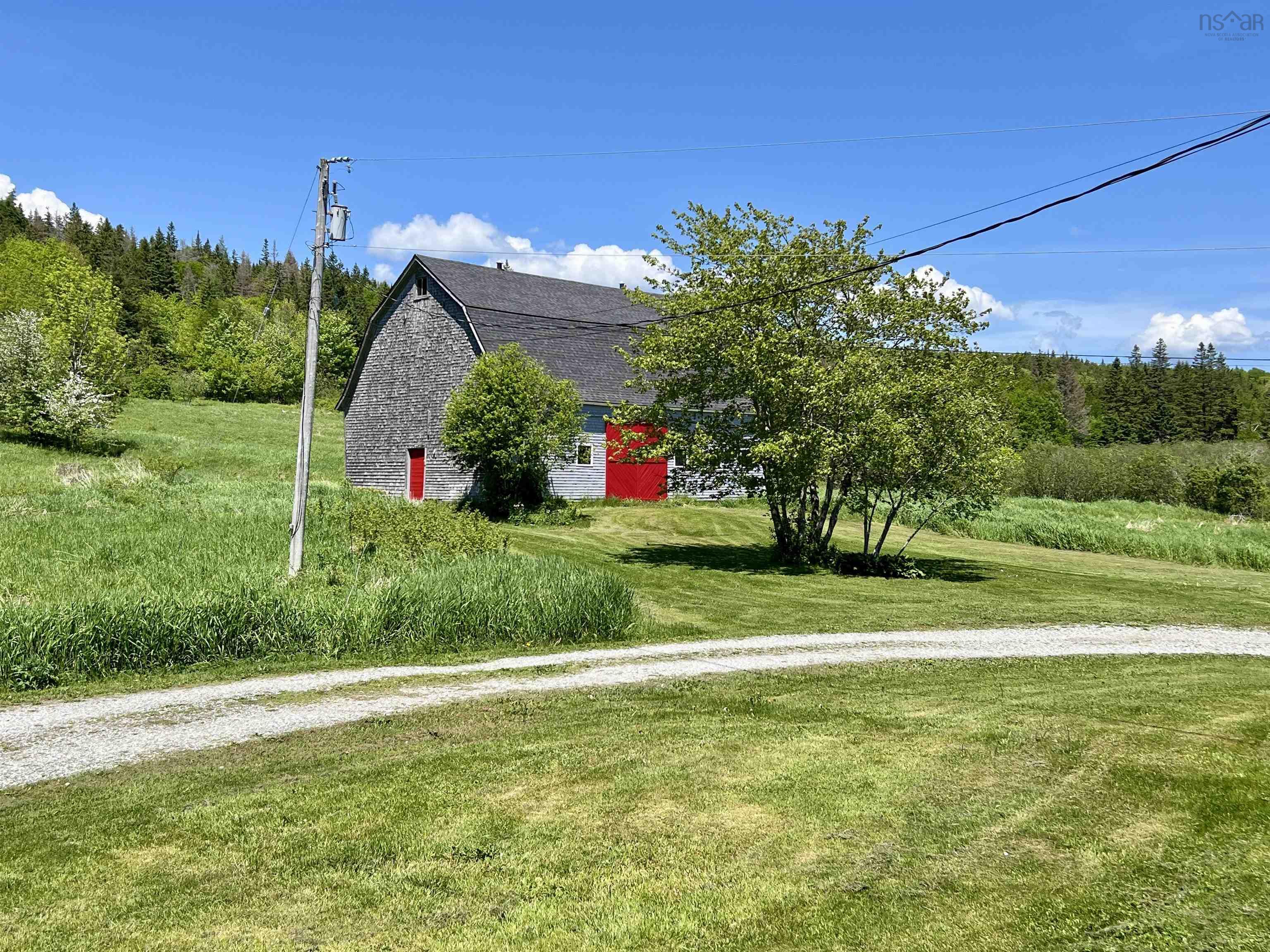 $719,900.00: 450 Hillsdale Road, Sandfield