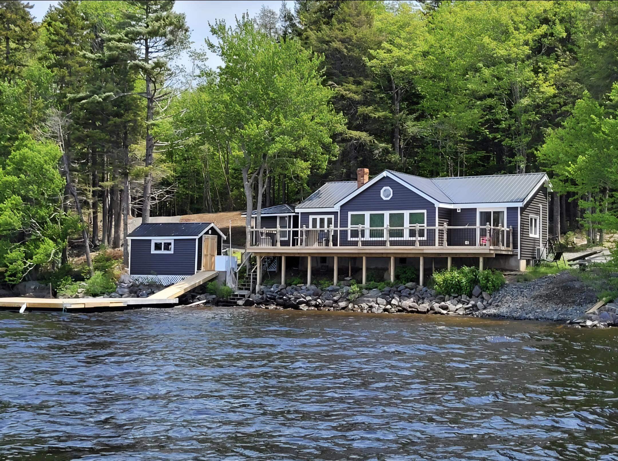 $399,900.00: 31 Lake Shore Drive, North Range