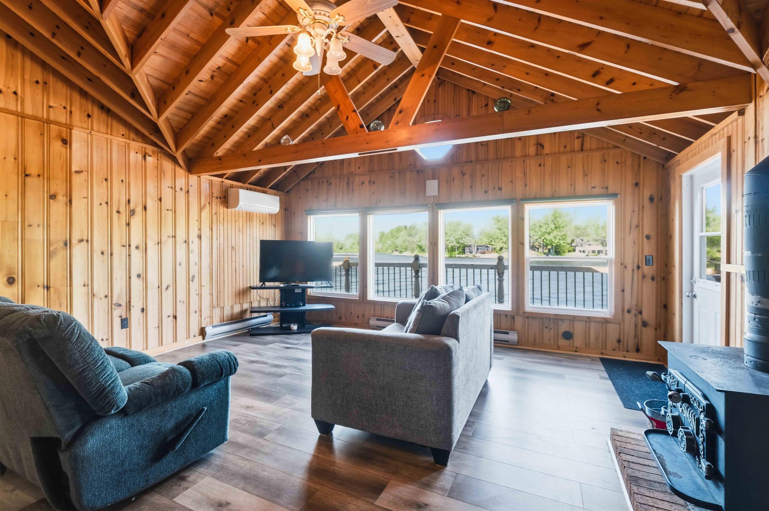 $399,900.00: 31 Lake Shore Drive, North Range