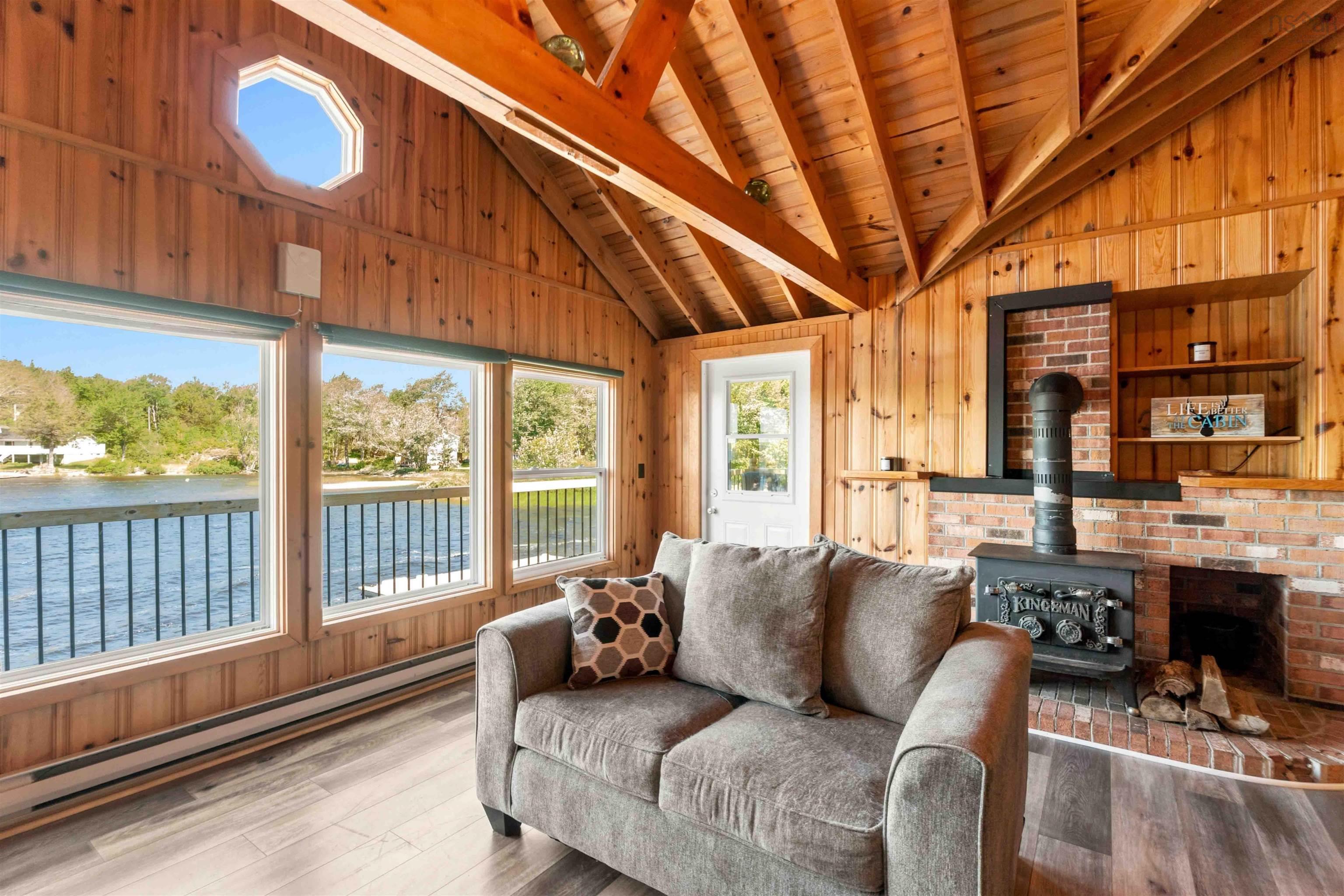 $399,900.00: 31 Lake Shore Drive, North Range