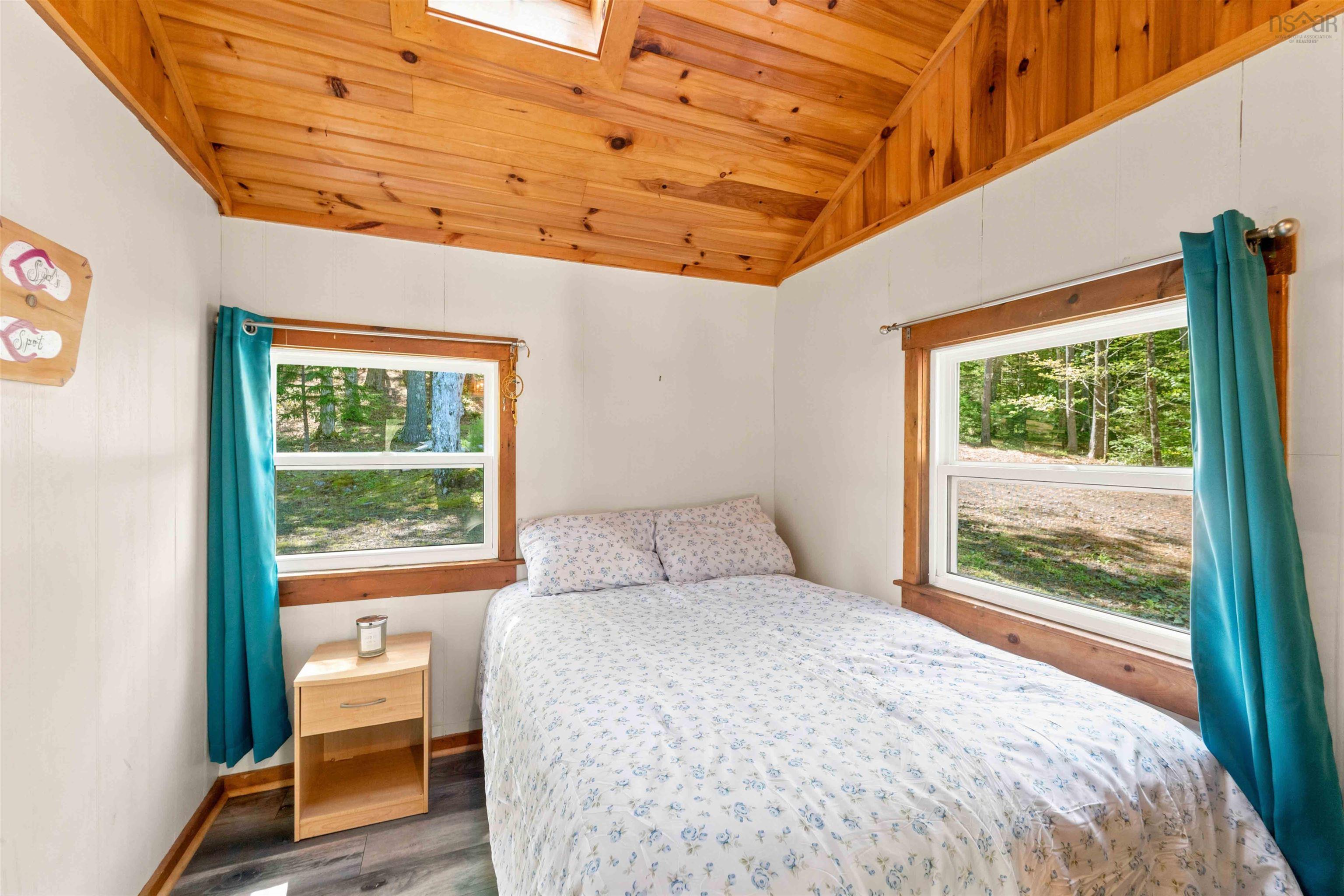 $399,900.00: 31 Lake Shore Drive, North Range