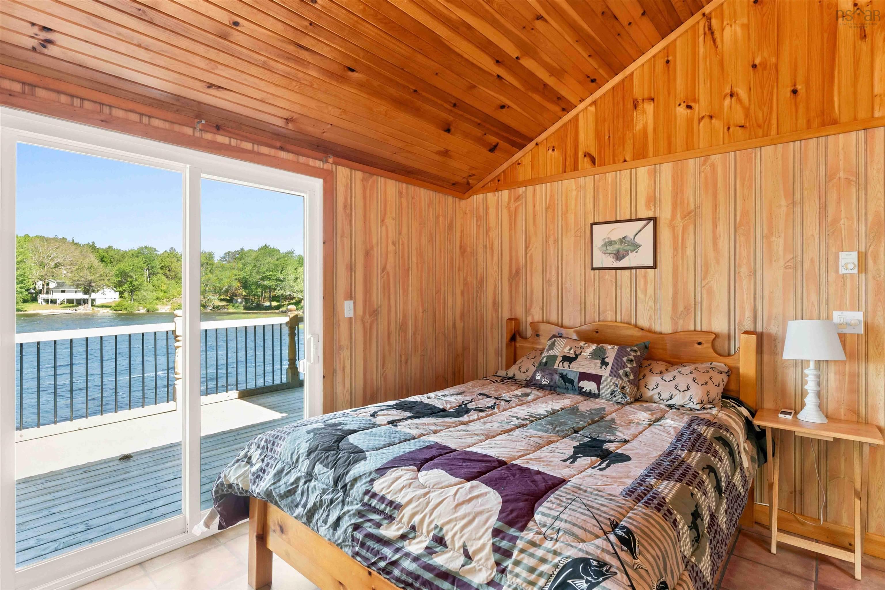 $399,900.00: 31 Lake Shore Drive, North Range