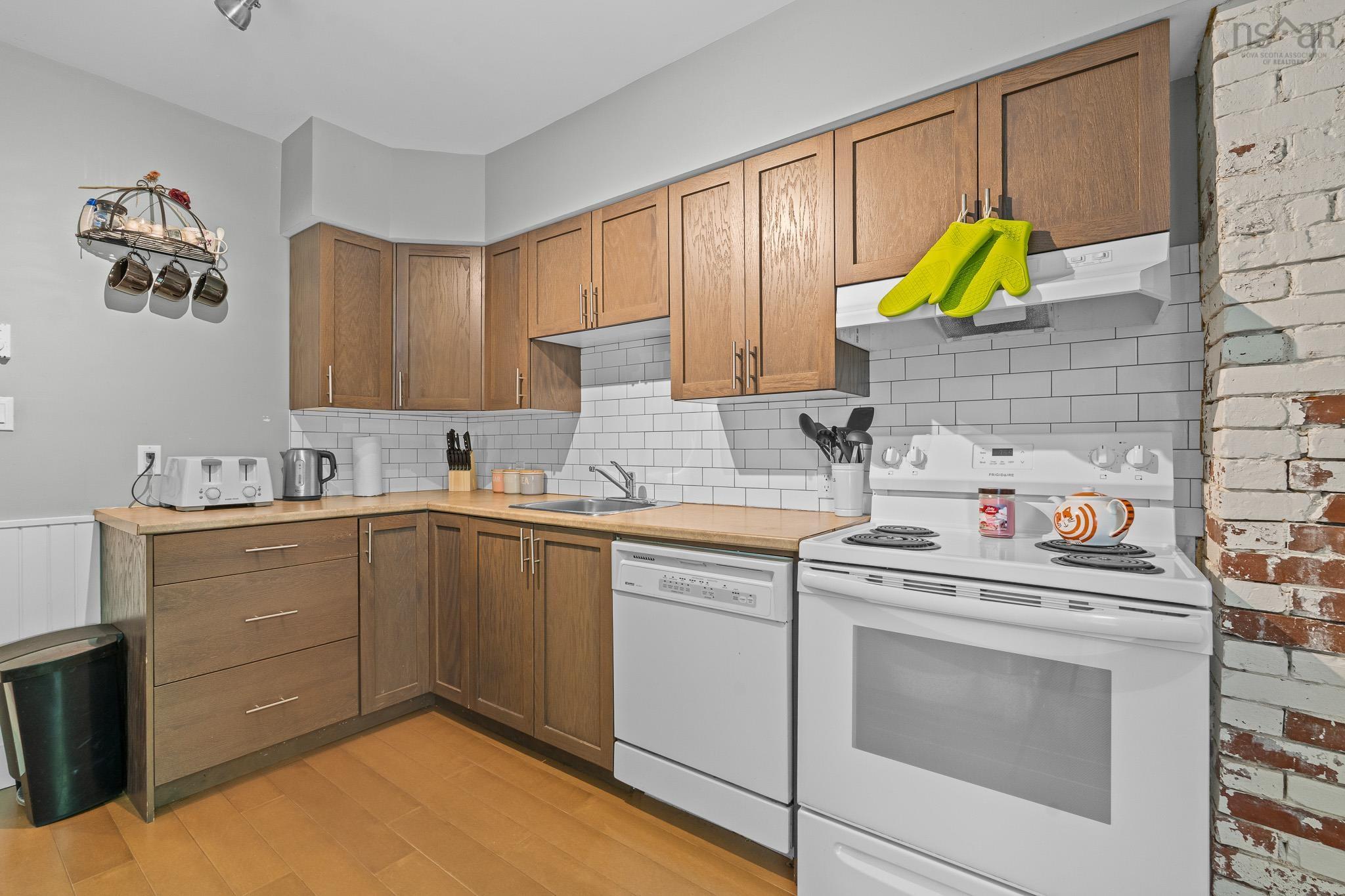 $499,900.00: 192/194 Albert Street, Windsor