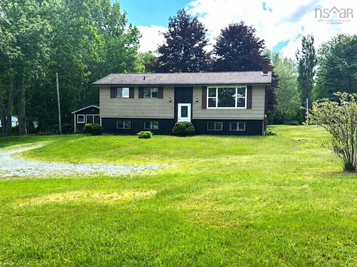 $325,000.00: 436 West Street, Milton