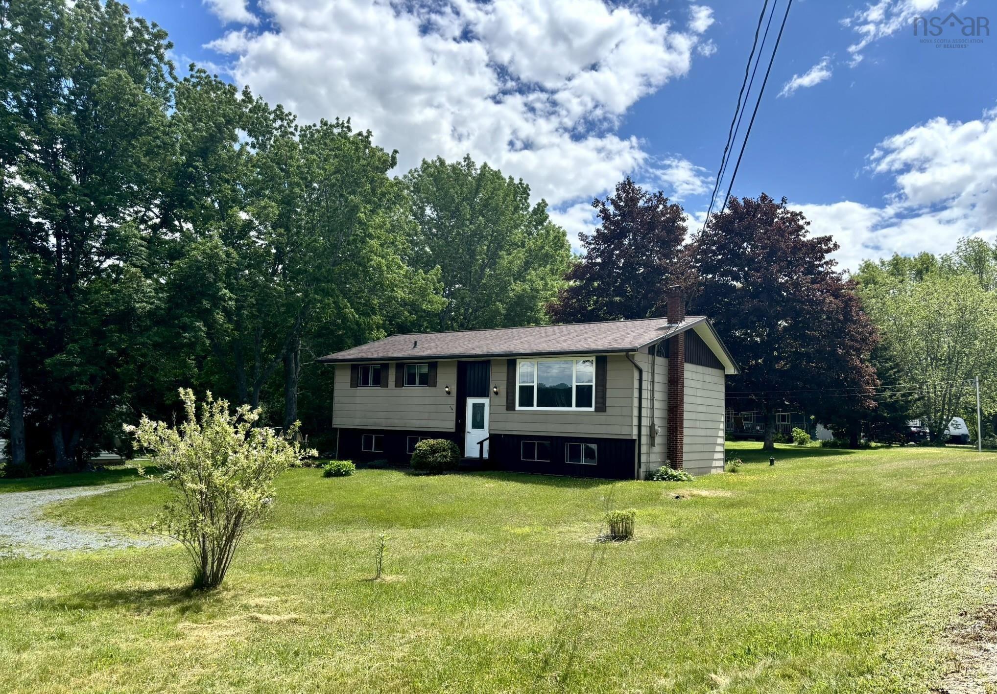 $325,000.00: 436 West Street, Milton