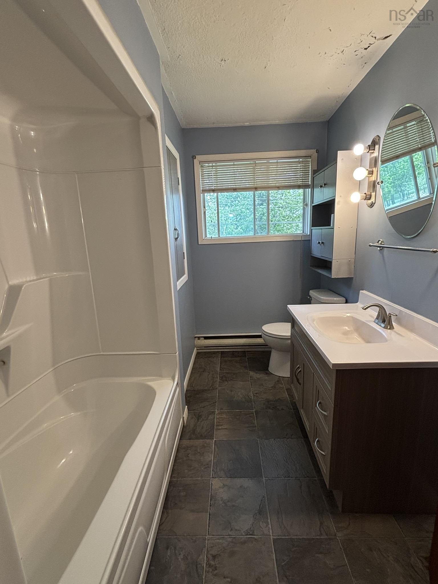 $325,000.00: 436 West Street, Milton