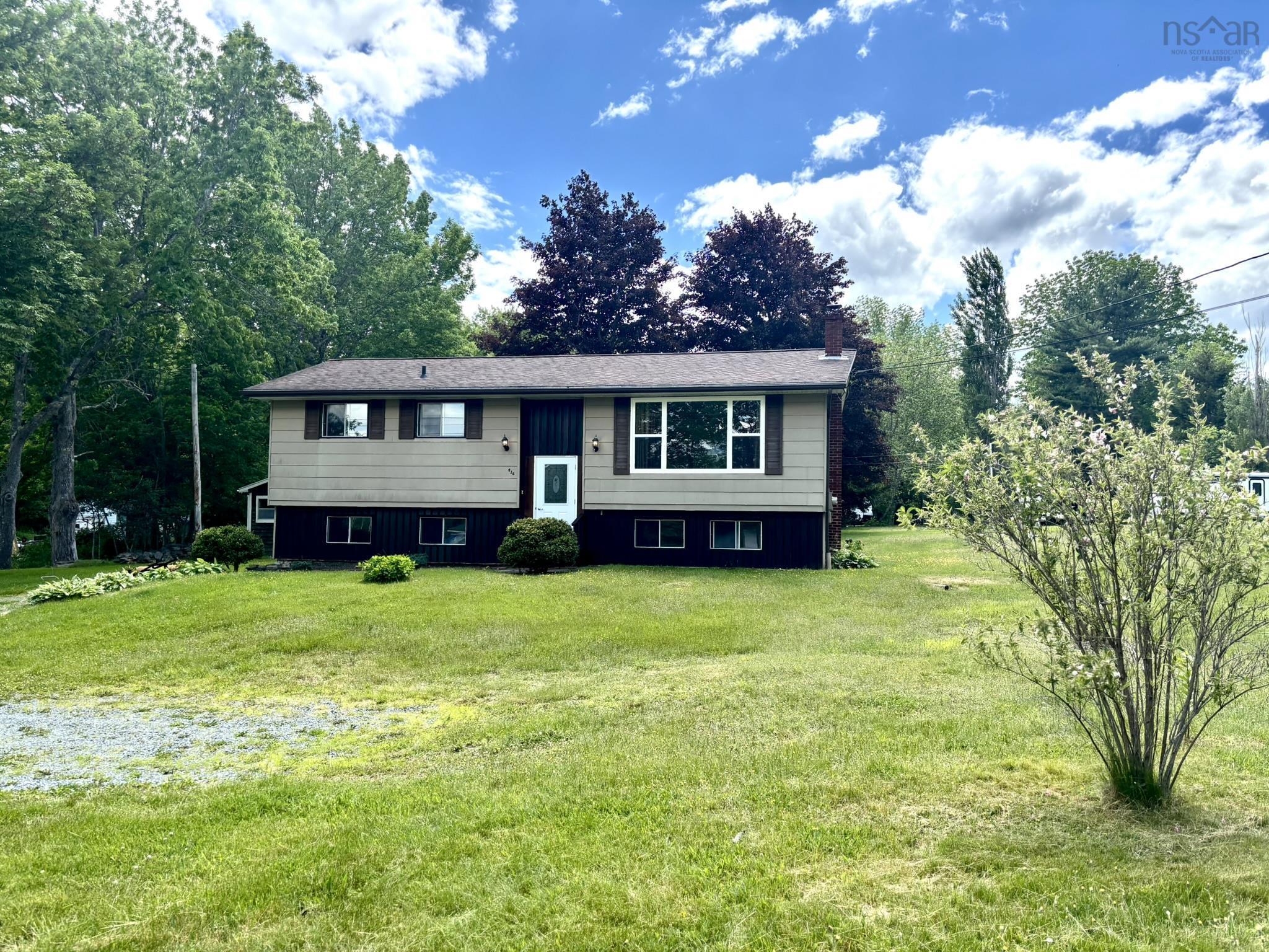 $325,000.00: 436 West Street, Milton