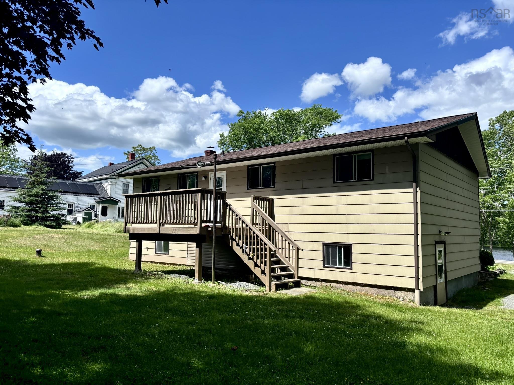 $325,000.00: 436 West Street, Milton