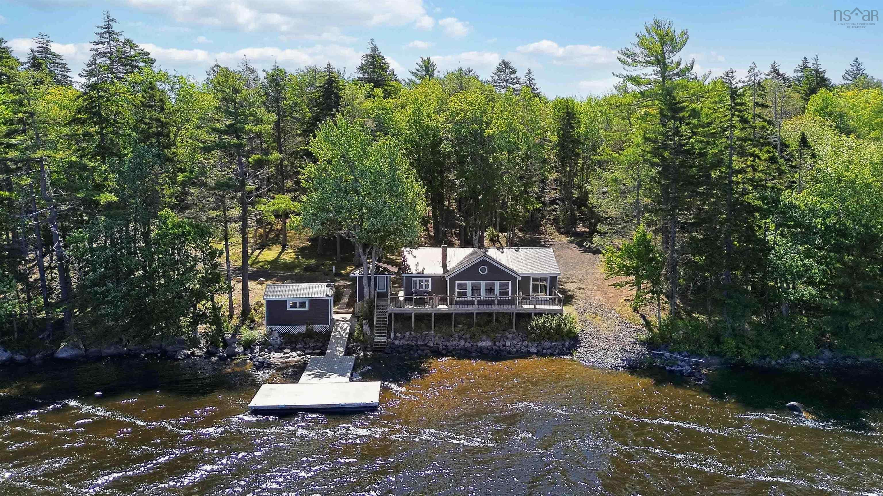 $399,900.00: 31 Lake Shore Drive, North Range