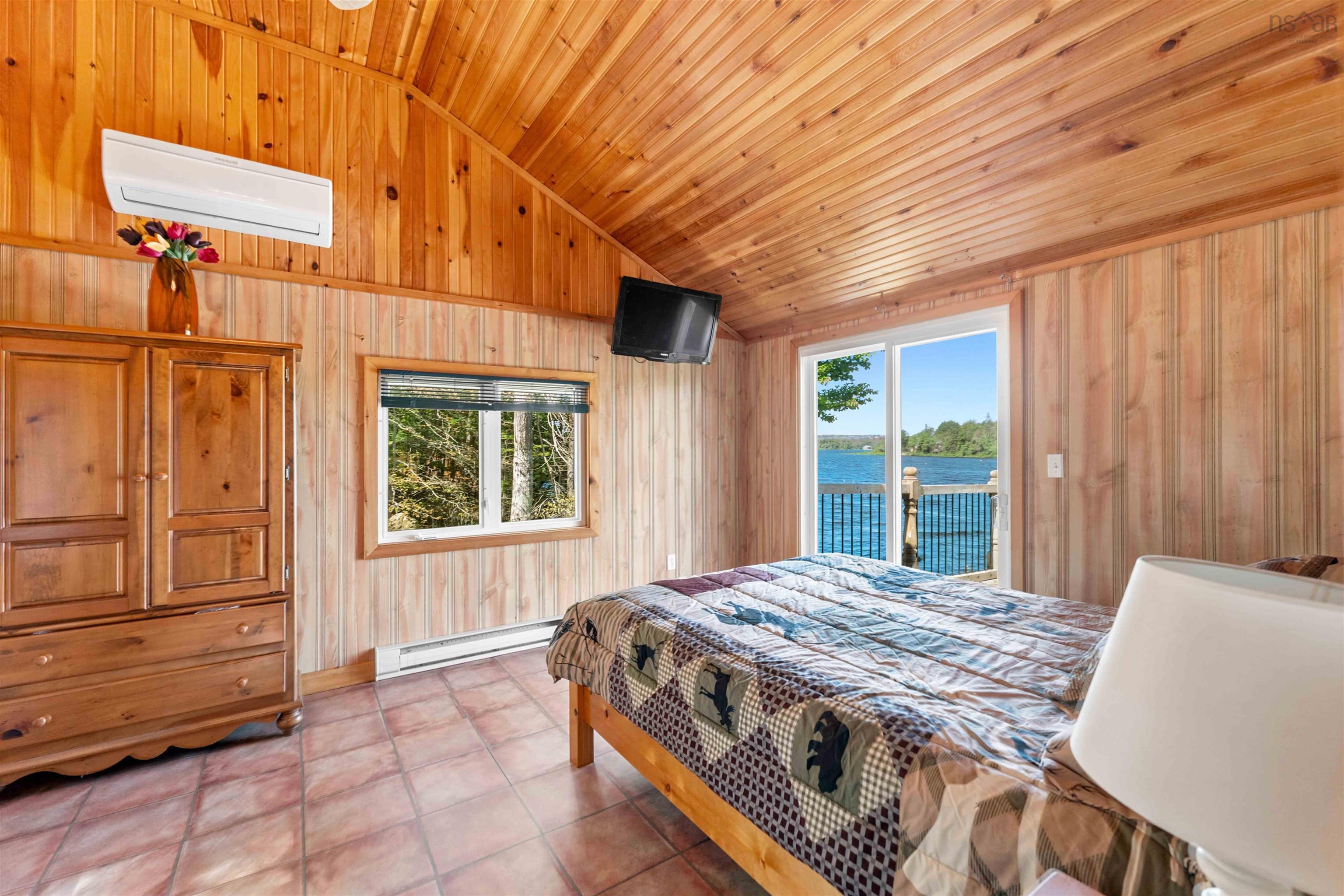 $399,900.00: 31 Lake Shore Drive, North Range