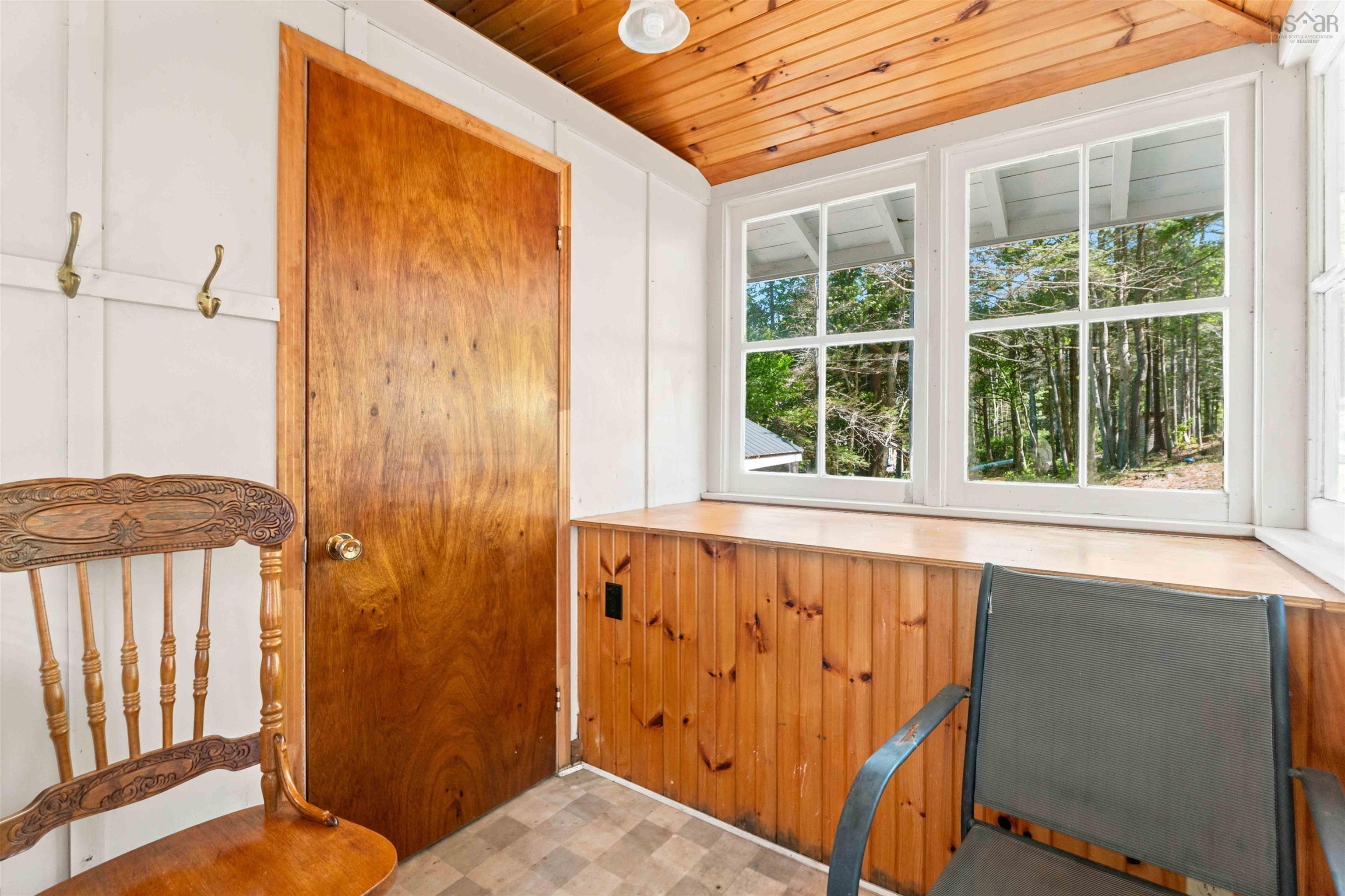 $399,900.00: 31 Lake Shore Drive, North Range